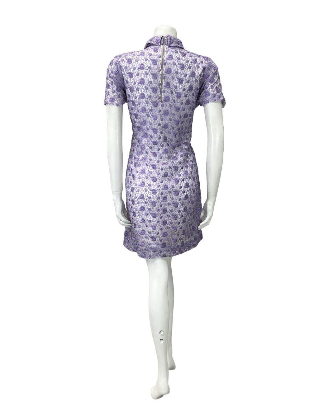 VTG 60S MOD GOGO PURPLE LACE WHITE FUNNEL NECK MINI SHIFT PART DRESS 14