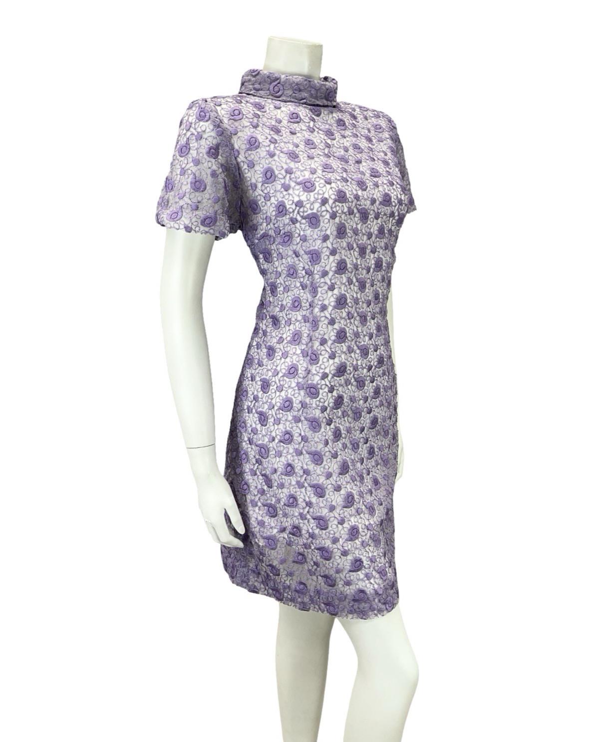 VTG 60S MOD GOGO PURPLE LACE WHITE FUNNEL NECK MINI SHIFT PART DRESS 14