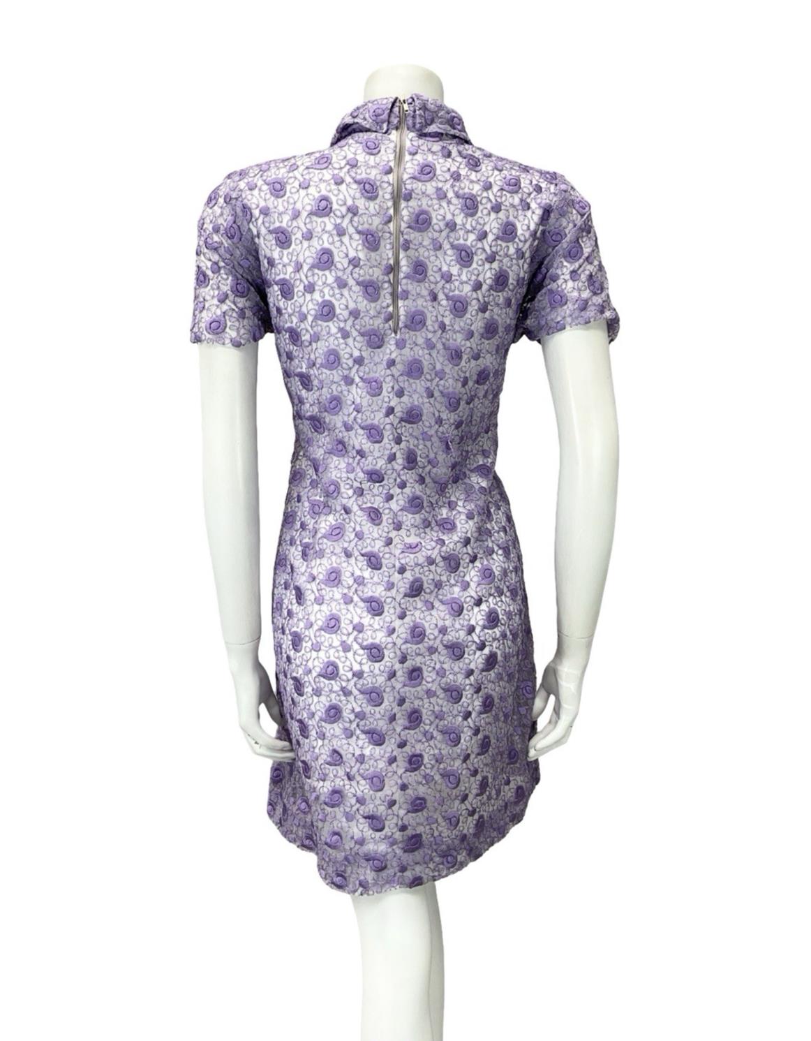 VTG 60S MOD GOGO PURPLE LACE WHITE FUNNEL NECK MINI SHIFT PART DRESS 14