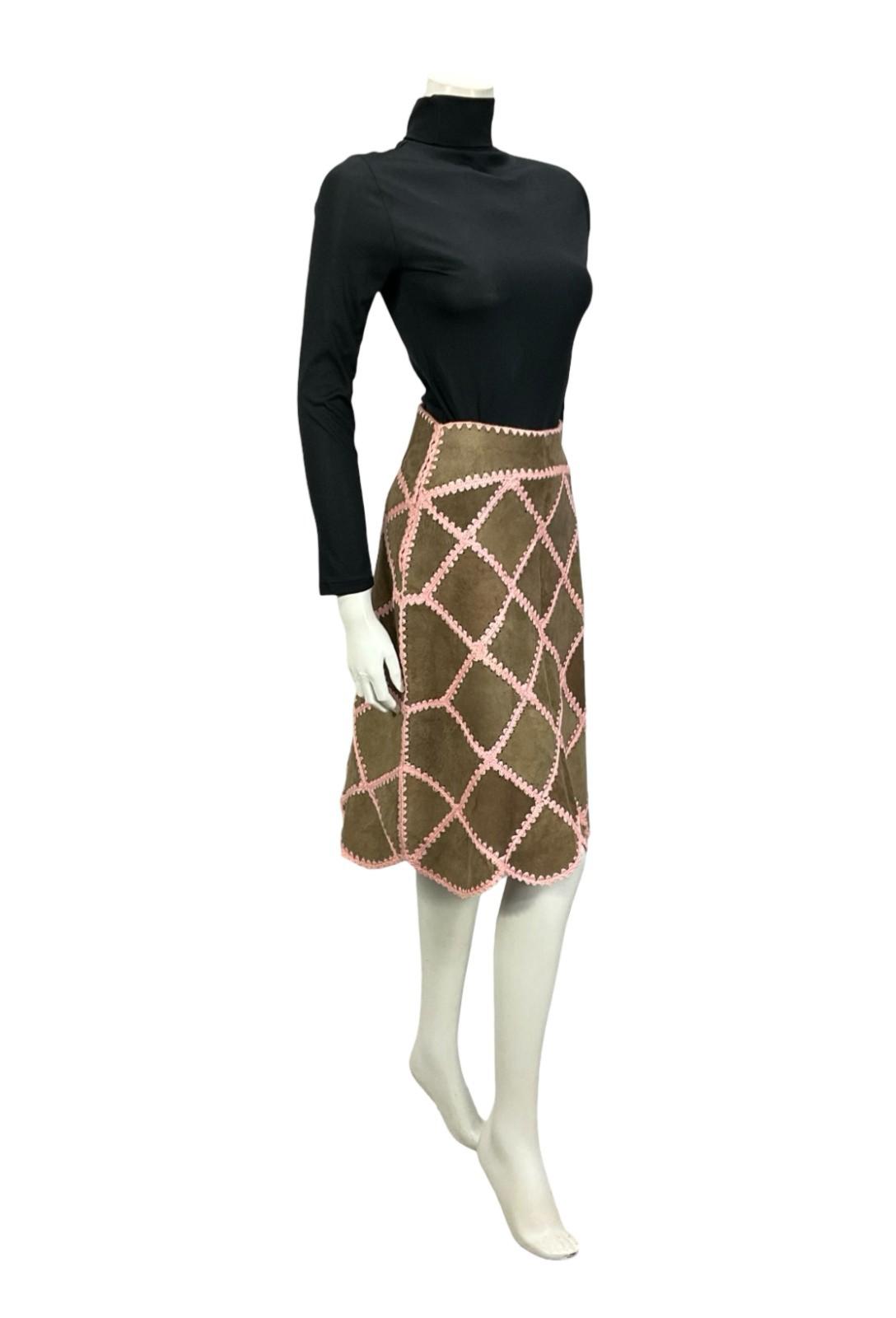 VTG 60S 70S BROWN SUEDE PINK CROCHETED PATCHWORK SCALLOPED HIPPY BOHO SKIRT 6 XS
