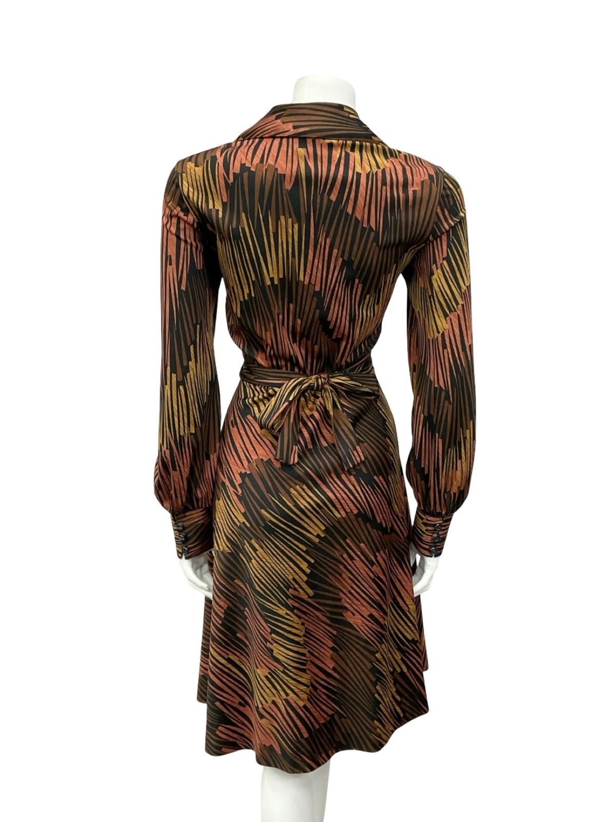 VTG 70S BLACK BROWN BEIGE GEOMETRIC STRIPED DAGGER NOTCH LAPEL SHIRT DRESS 14