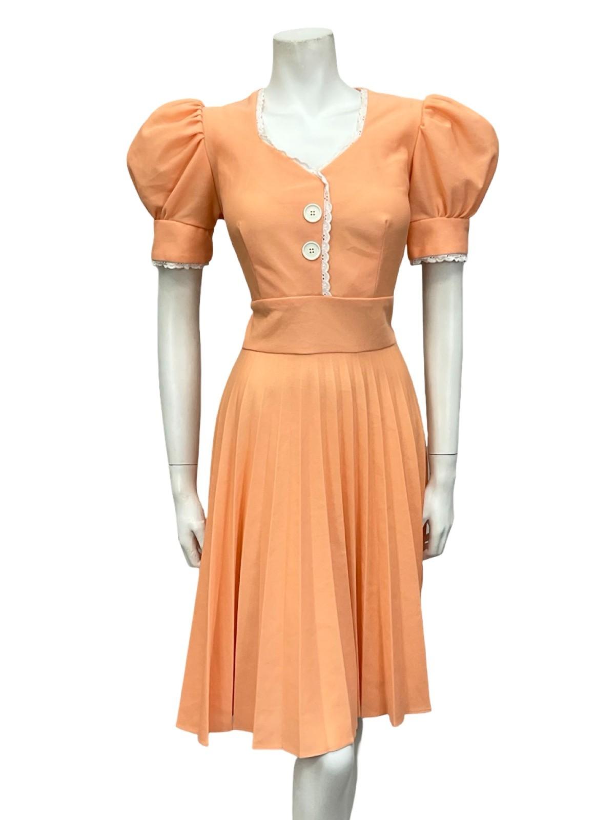 VTG 60S 70S PALE ORANGE PUFF SLEEVE PLEATED WHITE SCALLOP TRIM COTTAGE DRESS 10