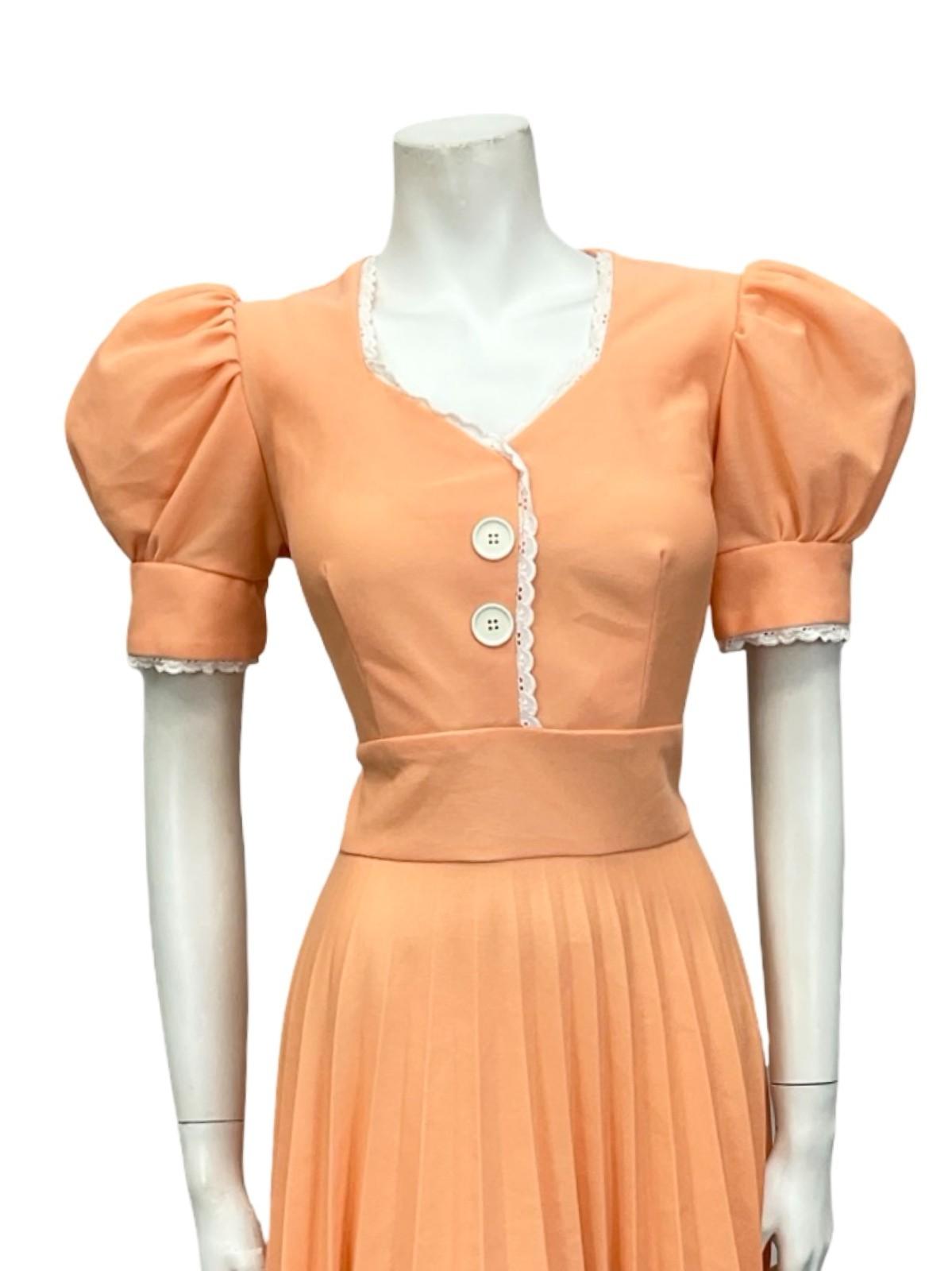 VTG 60S 70S PALE ORANGE PUFF SLEEVE PLEATED WHITE SCALLOP TRIM COTTAGE DRESS 10
