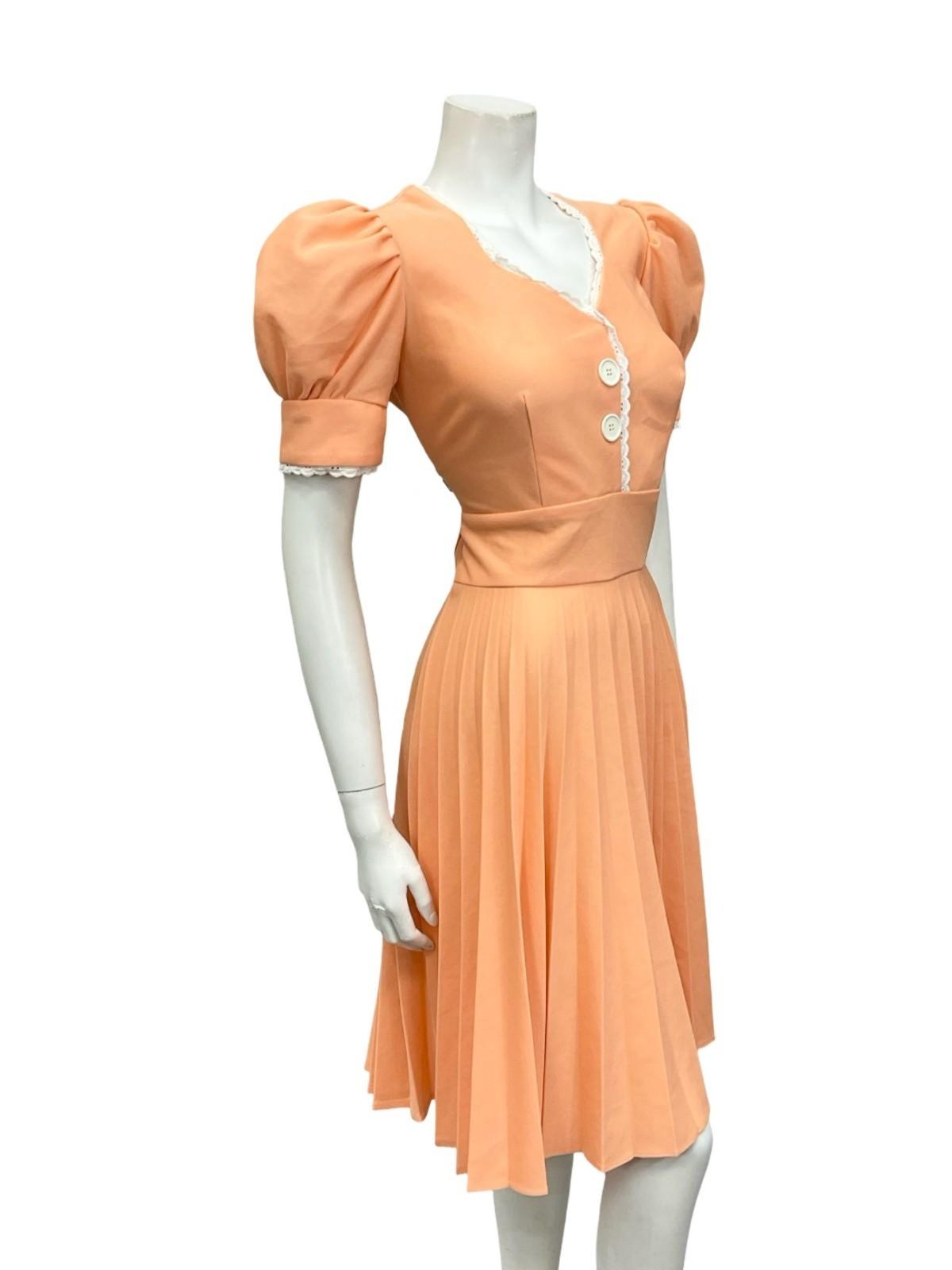VTG 60S 70S PALE ORANGE PUFF SLEEVE PLEATED WHITE SCALLOP TRIM COTTAGE DRESS 10