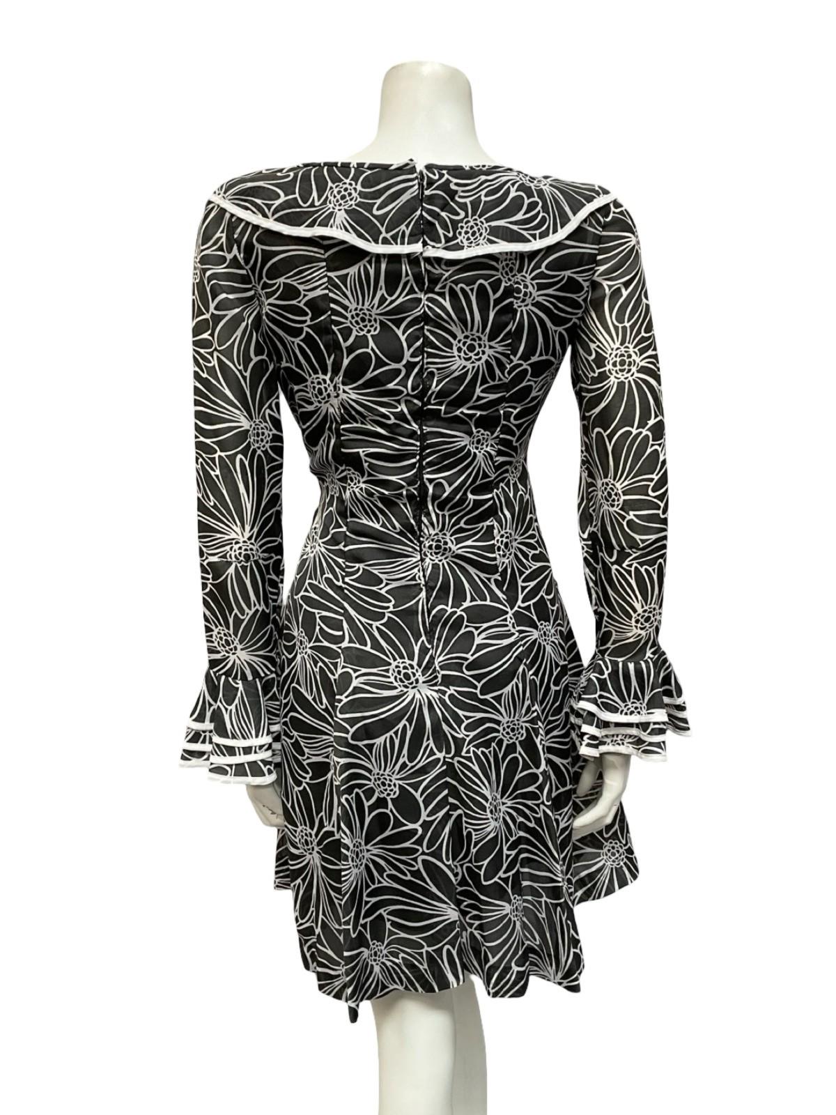 VTG 70S BLACK WHITE FLORAL RUFFLE MOD V NECK EMPIRE SKATER FLOATY MINI DRESS 12