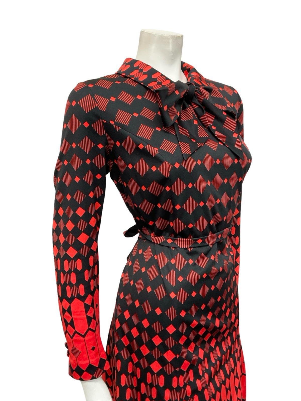 VTG 70S BLACK RED DIAMOND GEOMETRIC DAGGER PUSSYBOW TIE WAIST SHIRT DRESS 12