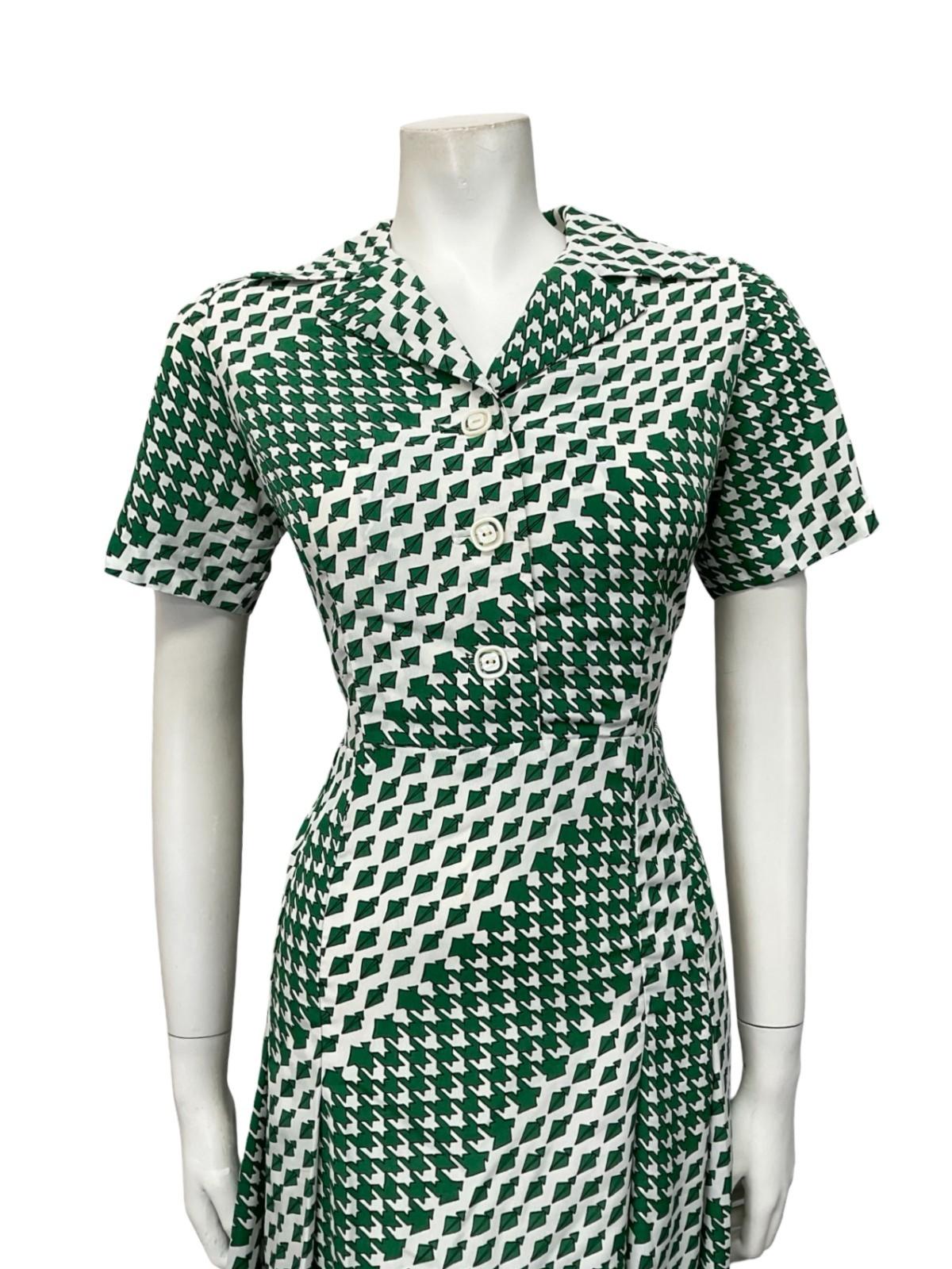 VTG 60S 70S WHITE GREEN GEOMETRIC HOUNDSTOOTH PLEATED SHIRT DRESS 12