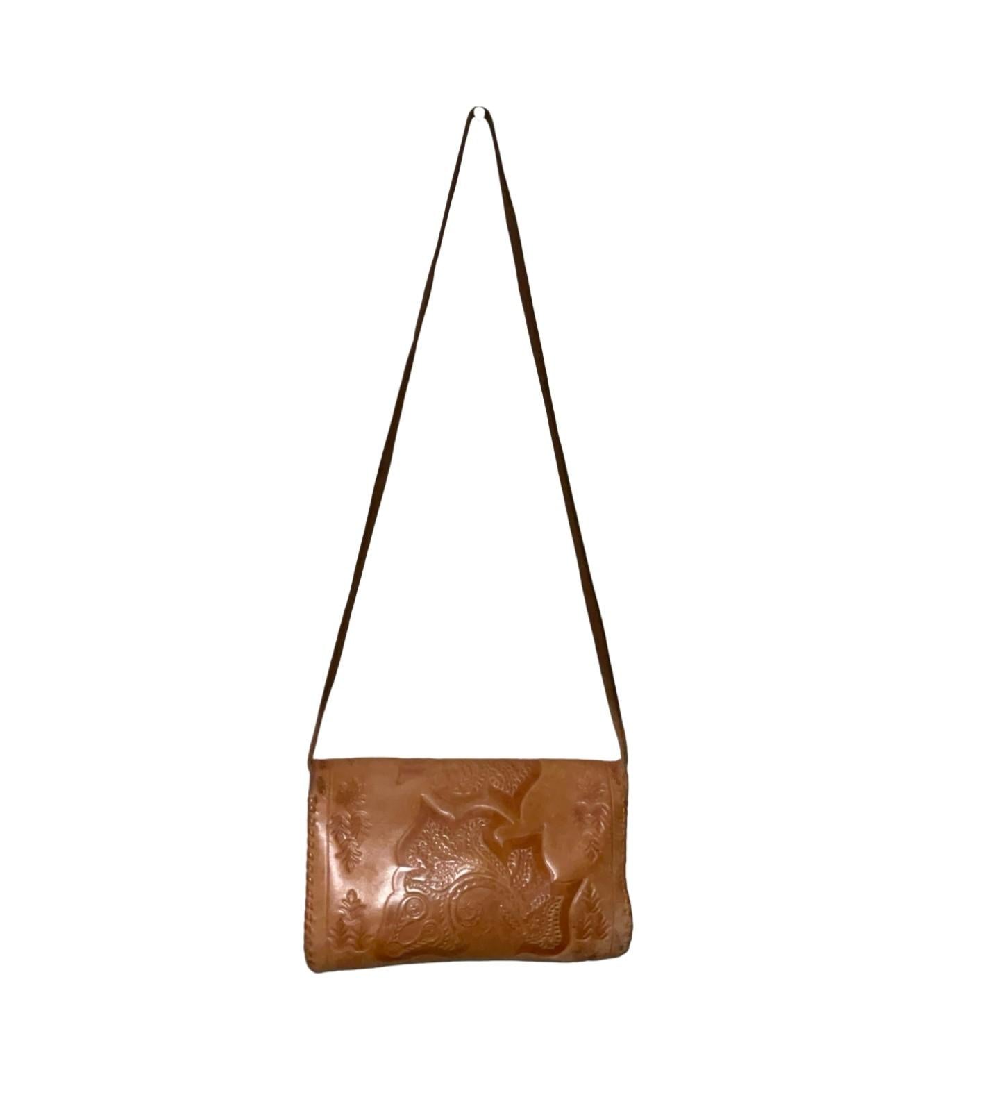 VTG 60S 70S TAN BROWN PSYCHEDELIC FLORAL EMBOSSED BAGUETTE SHOULDER BAG