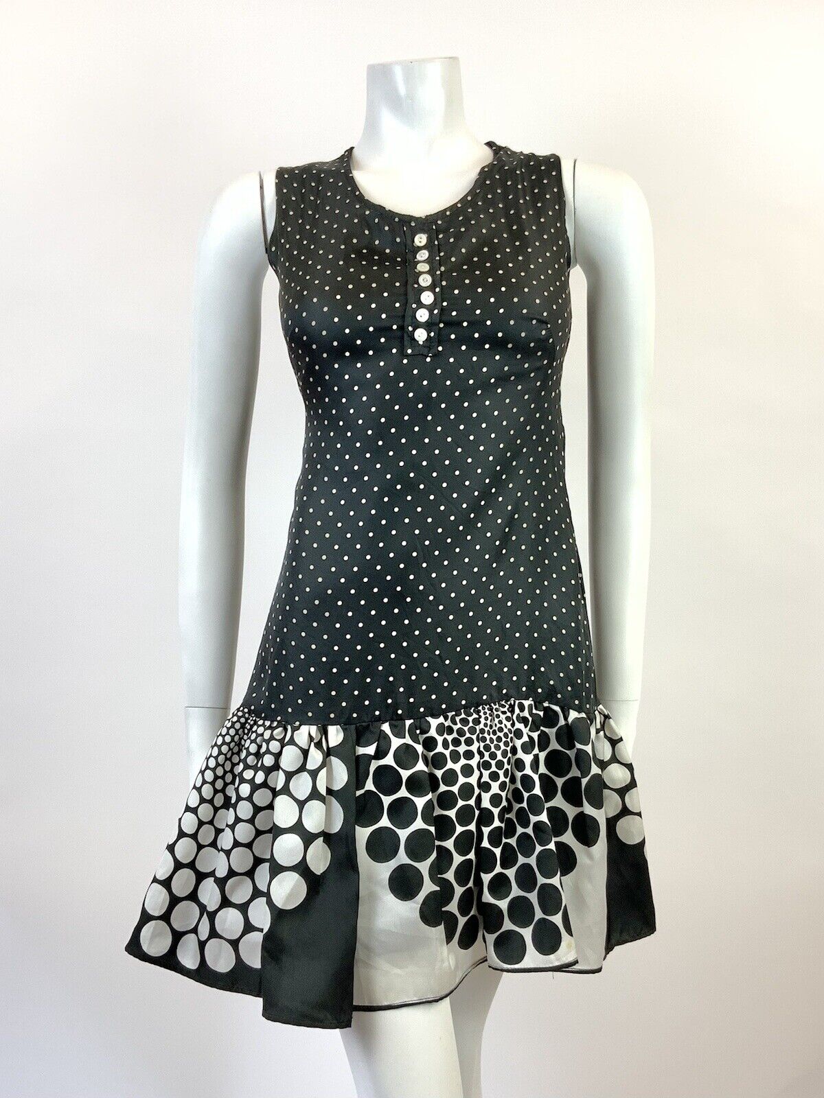 VINTAGE 60s 70s BLACK WHITE POLKA-DOT HALFTONE MOD SLEEVELESS SHIFT DRESS 8 10