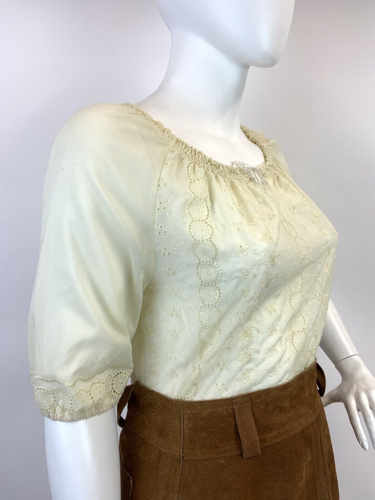 VINTAGE 60s 70s PALE YELLOW FLORAL BRODERIE ANGLAISE BOHO FOLK BLOUSE TOP 16