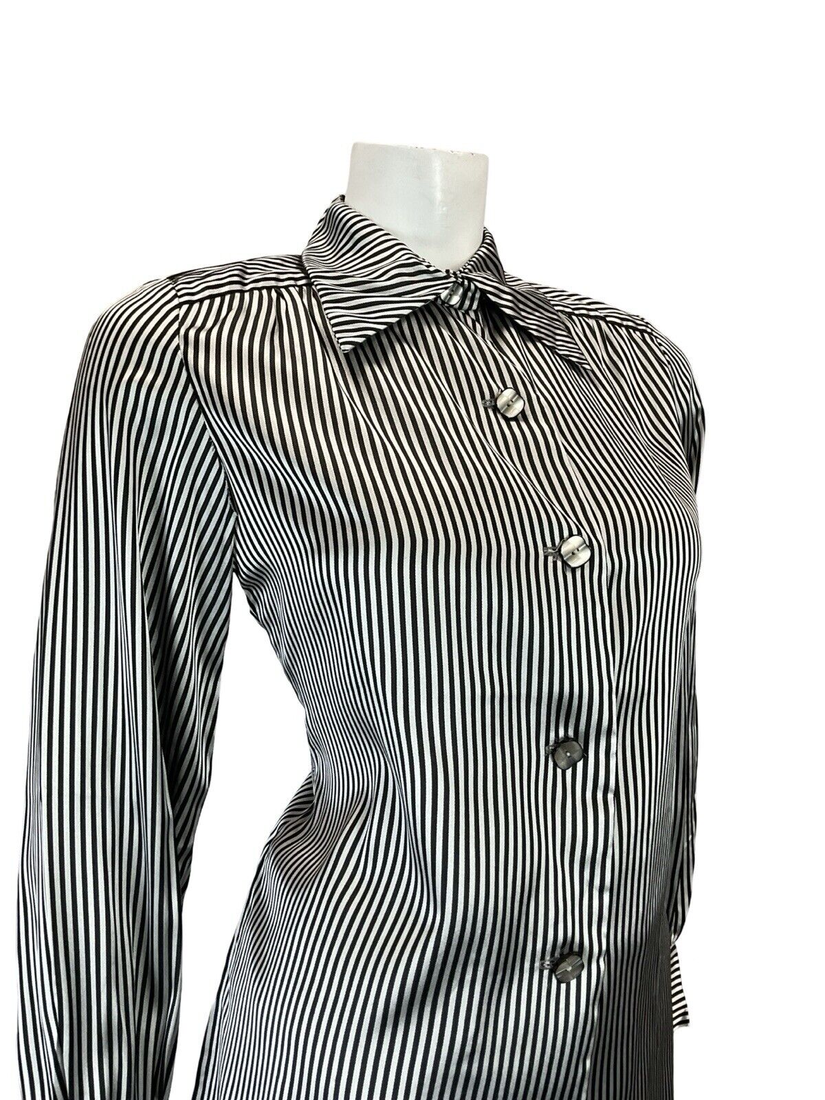VTG 60S 70S BLACK WHITE SILKY SHINY MINI DAGGER COLLAR STRIPED PARTY SHIRT 10