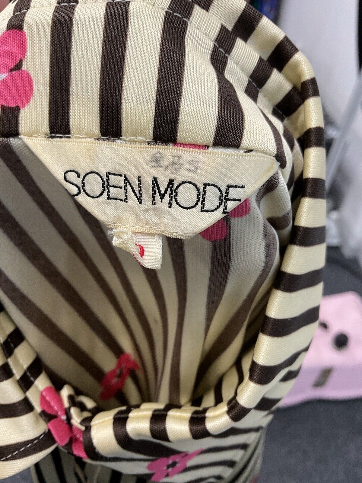 VINTAGE 60s 70s CREAM BROWN PINK STRIPED FLORAL WAVY MOD BOHO DAGGER SHIRT 8 10