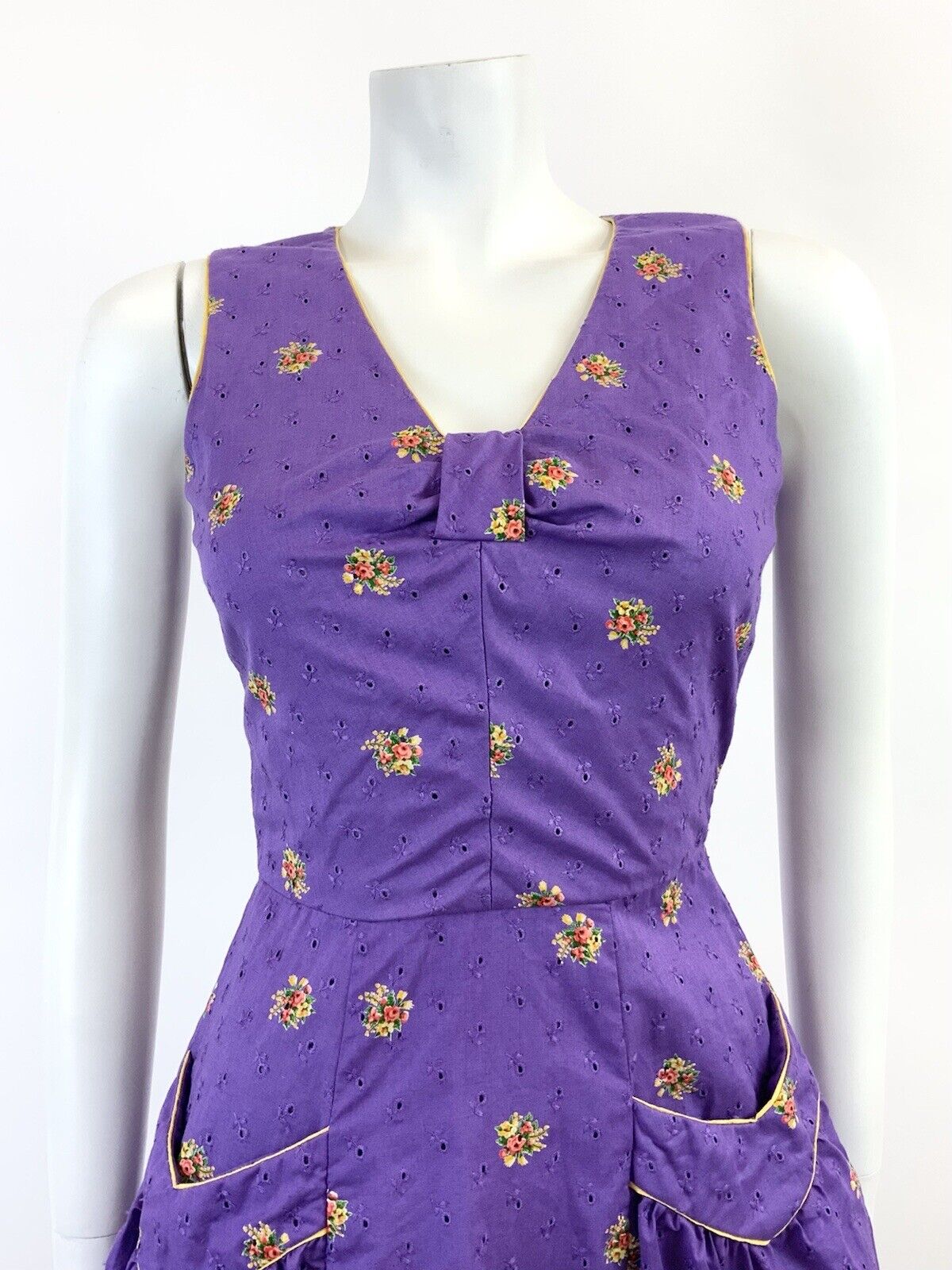 VINTAGE 60s 70s PURPLE YELLOW ANGLAISE EMBROIDERED FLORAL ROSE MOD DRESS 8