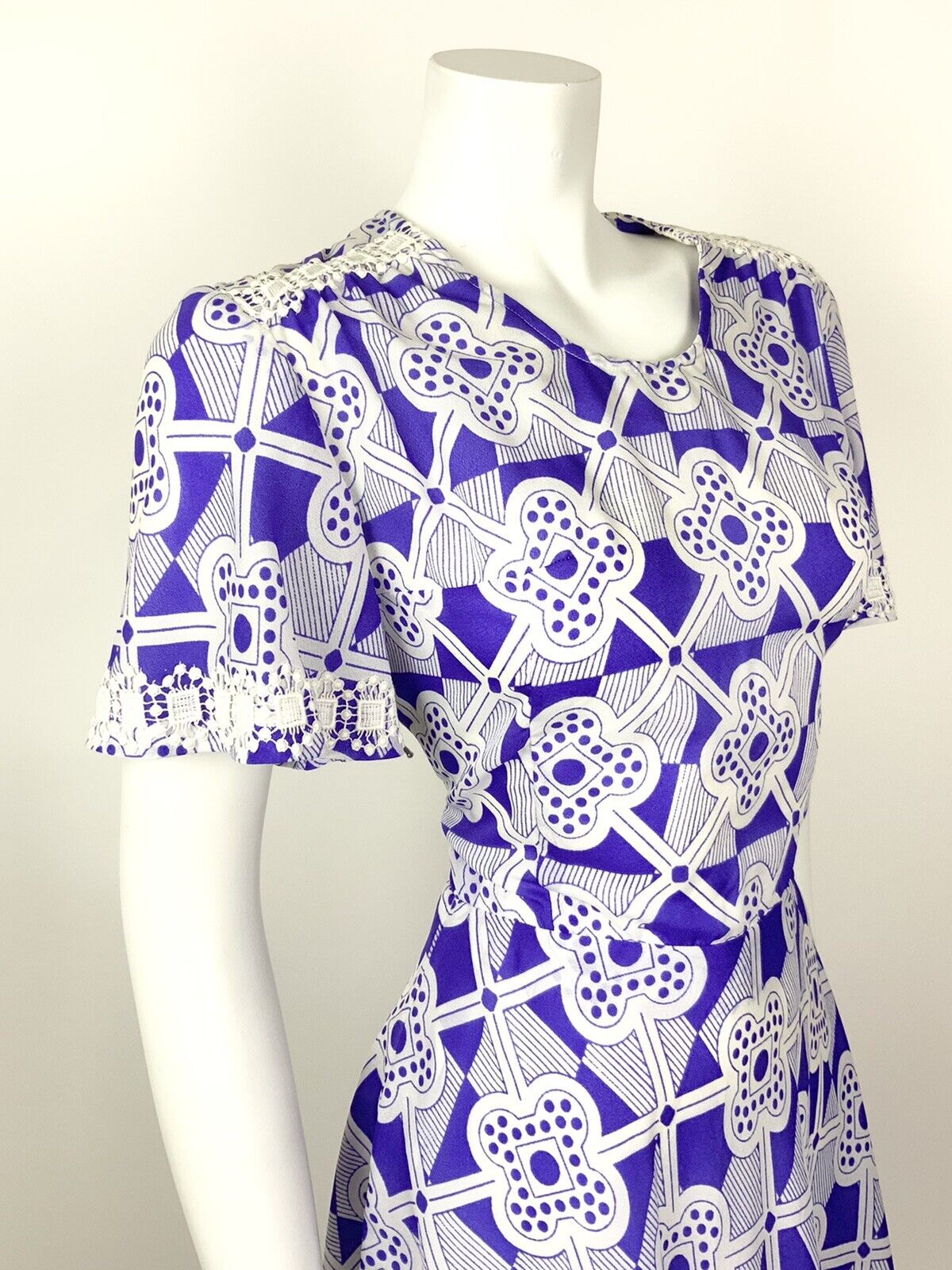 VINTAGE 60s 70s PURPLE WHITE LACE GEOMETRIC CHECKED MOD SWING DRESS 10 12
