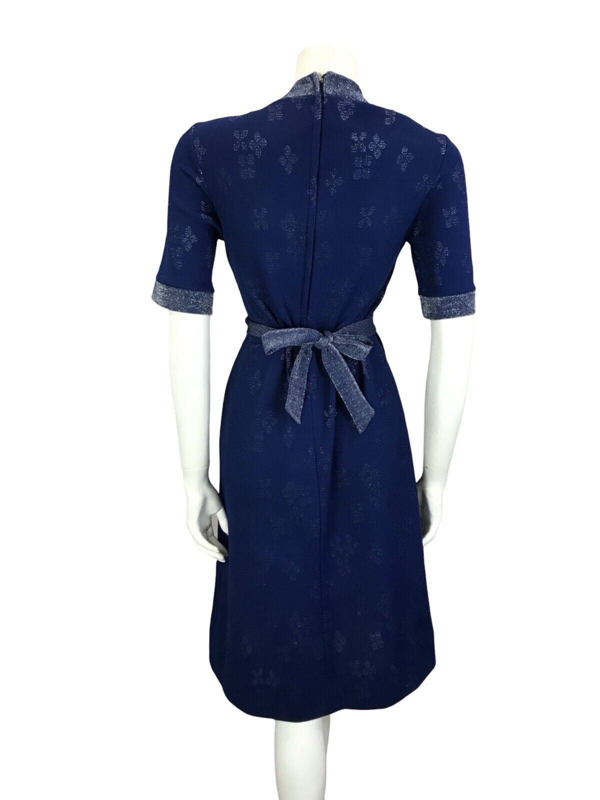 VTG 60S GLITTERY NAVY BLUE SILVER LUREX METALLIC KEYHOLE BELTED MIDI DRESS 12