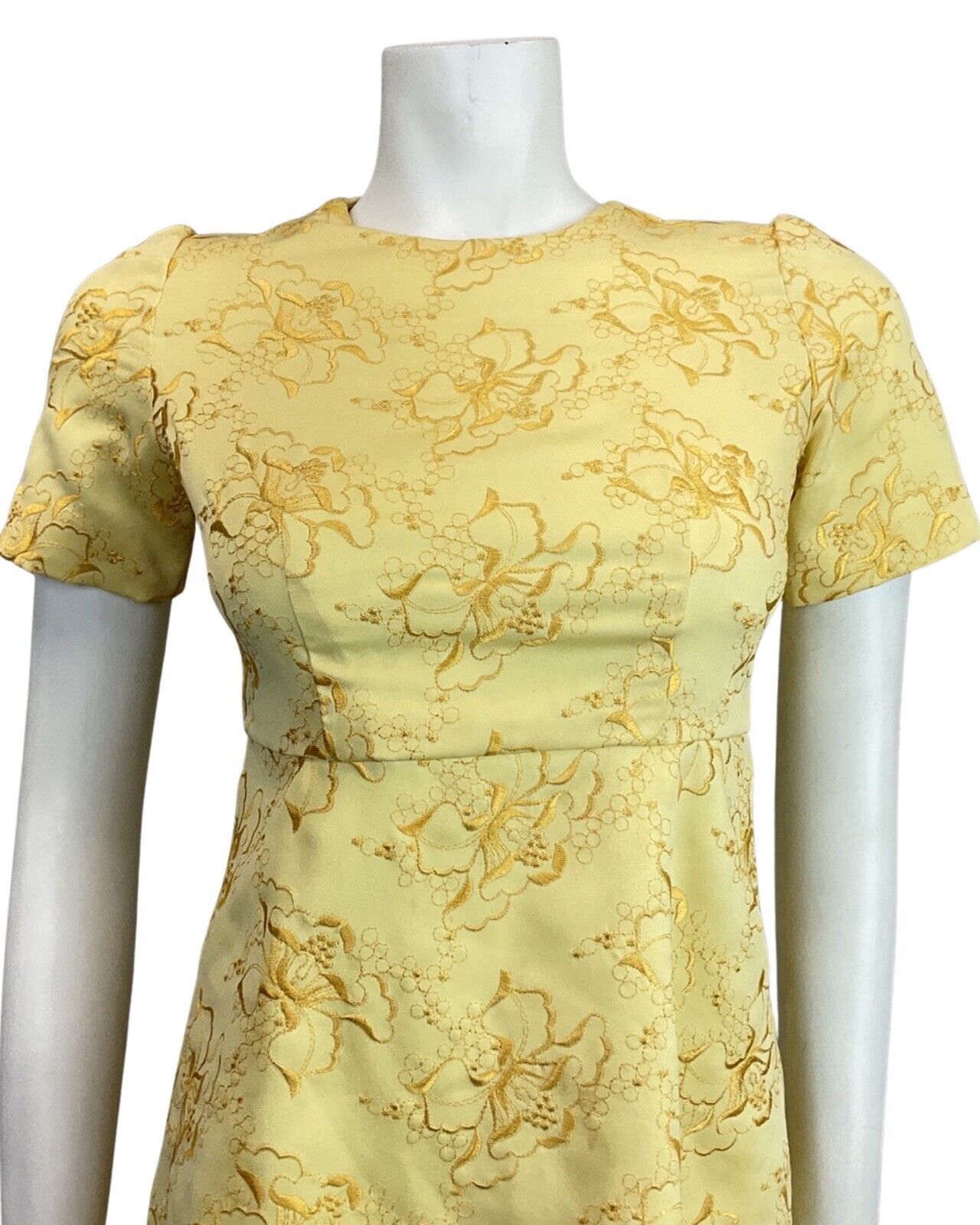 VINTAGE 60s 70s SOFT YELLOW FLORAL EMBROIDERED MOD SHORT DRESS 8