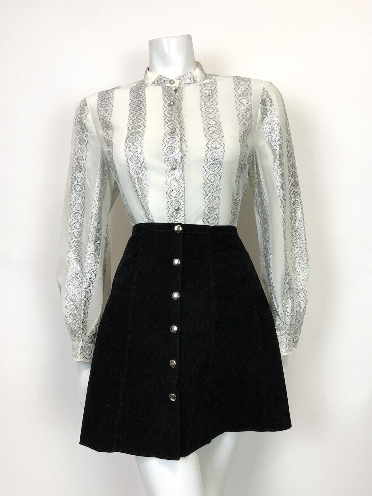 VTG 60s 70s WHITE METALLIC SILVER EMBROIDERED STRIPED MOD DISCO BLOUSE TOP 14