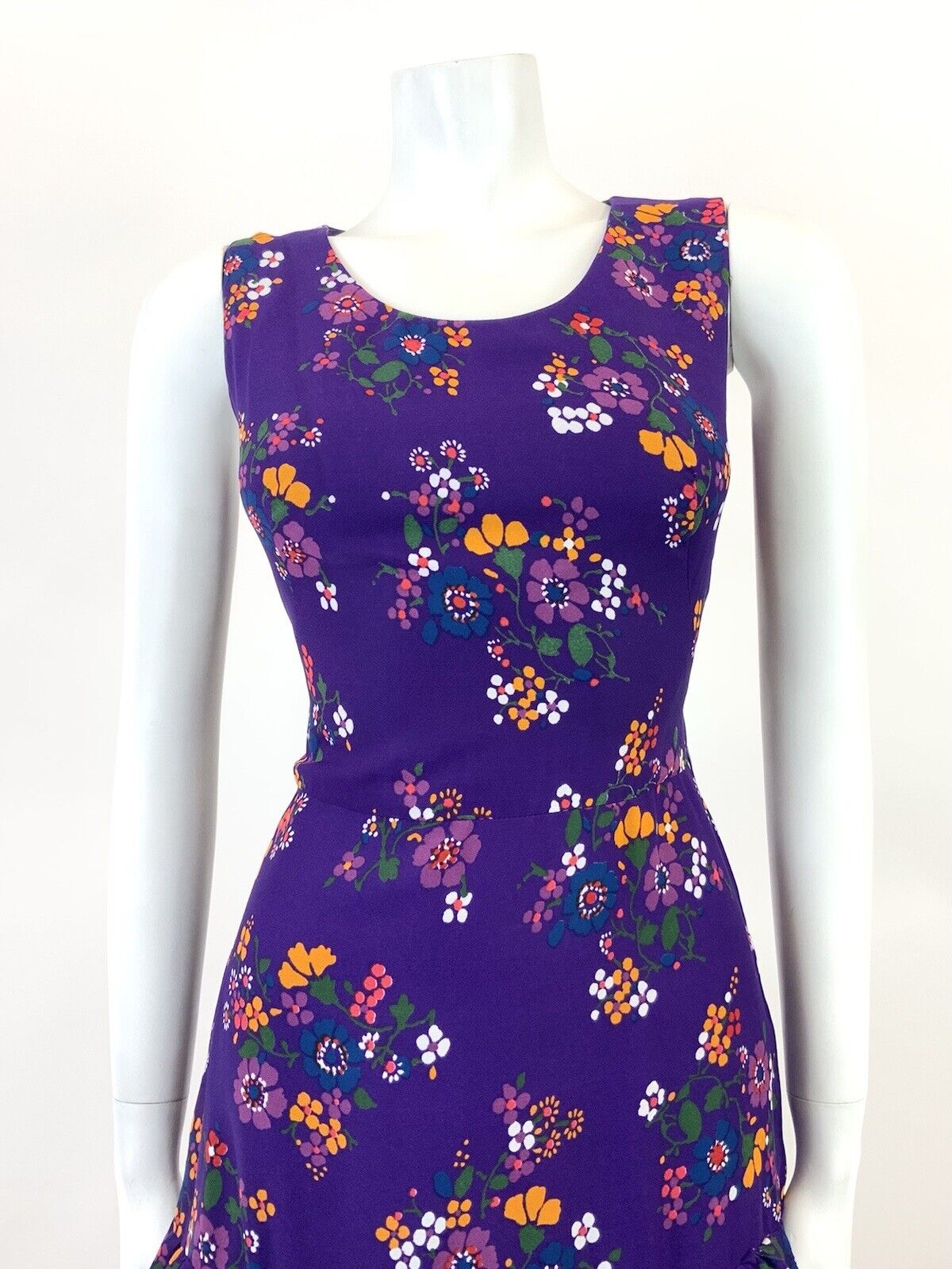 VTG 60s 70s PURPLE WHITE ORANGE GREEN FLORAL MOD SLEEVELESS RUFFLE DRESS 8 10