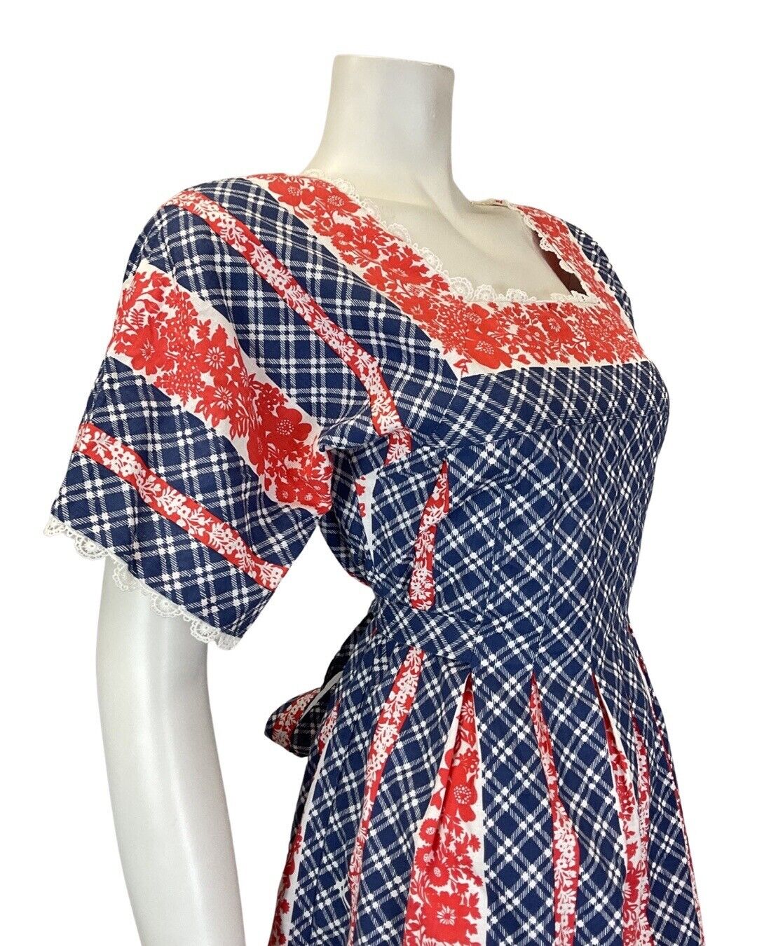 VINTAGE 60s 70s BLUE RED WHITE PLAID FLORAL PRAIRIE FOLK PLEATED FLARED DRESS 10