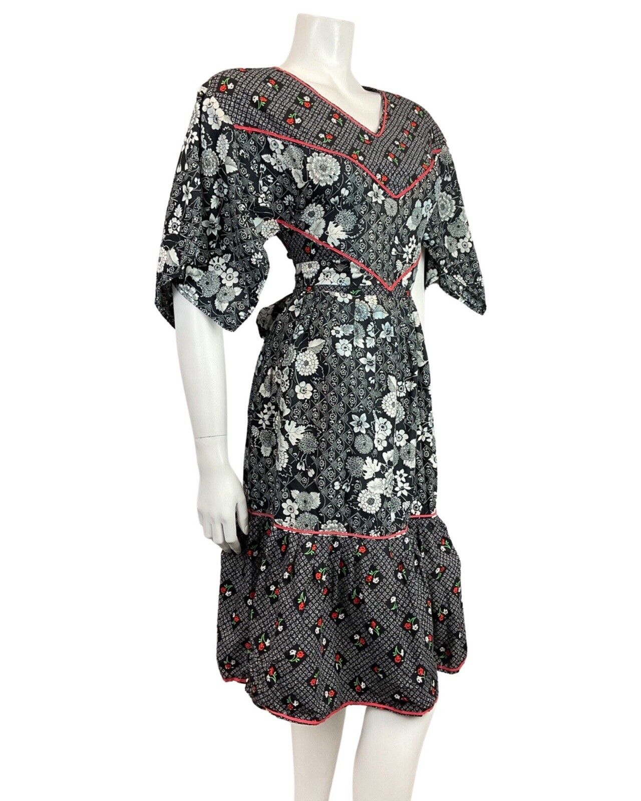 VTG 60s 70s BLACK WHITE RED DITSY FLORAL HANDKERCHIEF SLEEVE BOHO FOLK DRESS 6