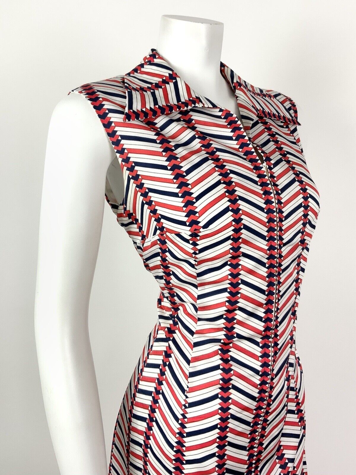 VINTAGE 60s 70s WHITE RED BLUE ZIG-ZAG GEOMETRIC DAGGER SHIRT MOD DRESS 12 14