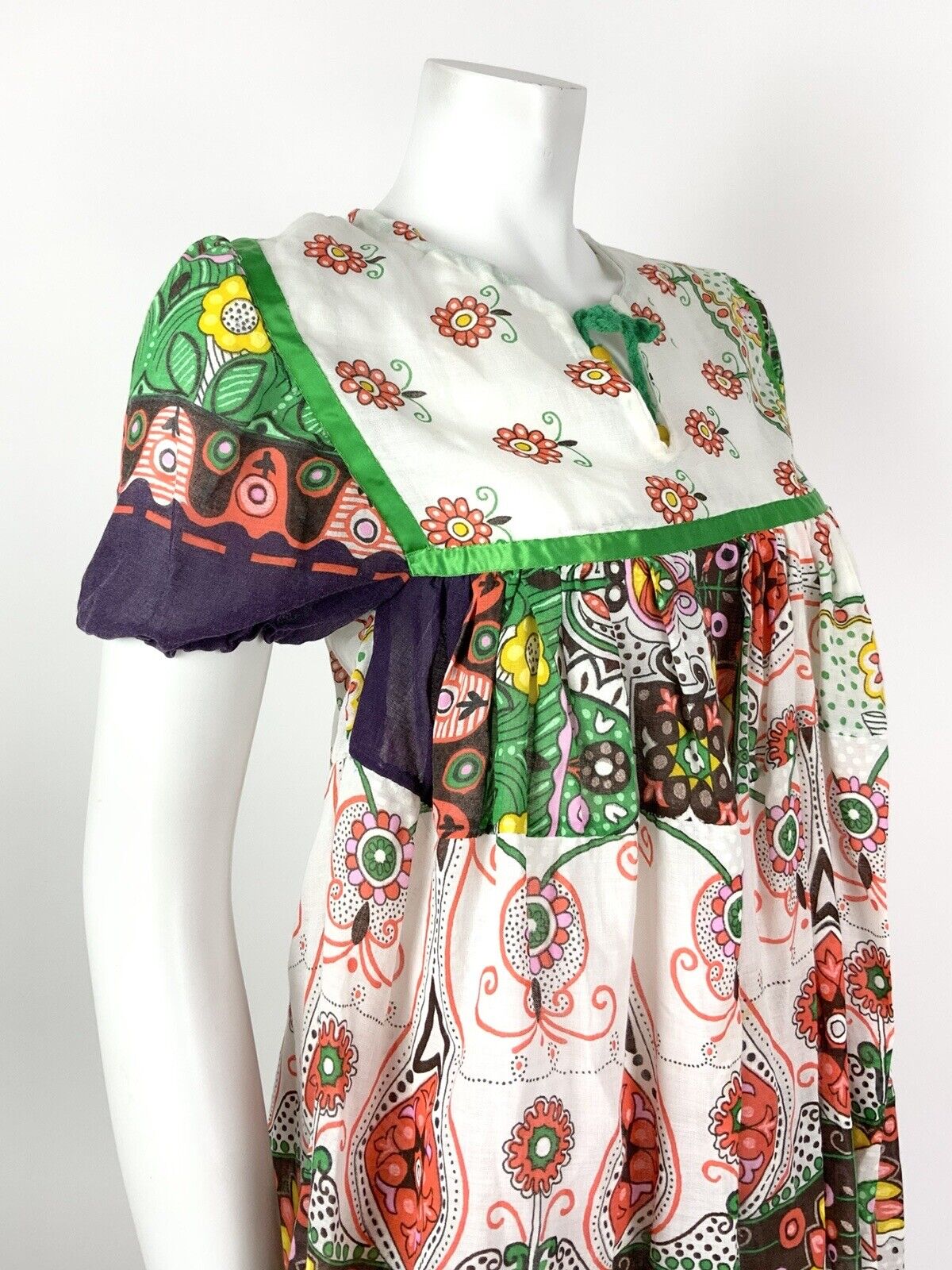 VINTAGE 60s 70s WHITE PURPLE GREEN FLORAL GYPSY BOHO FOLK COTTON TENT DRESS 6 8