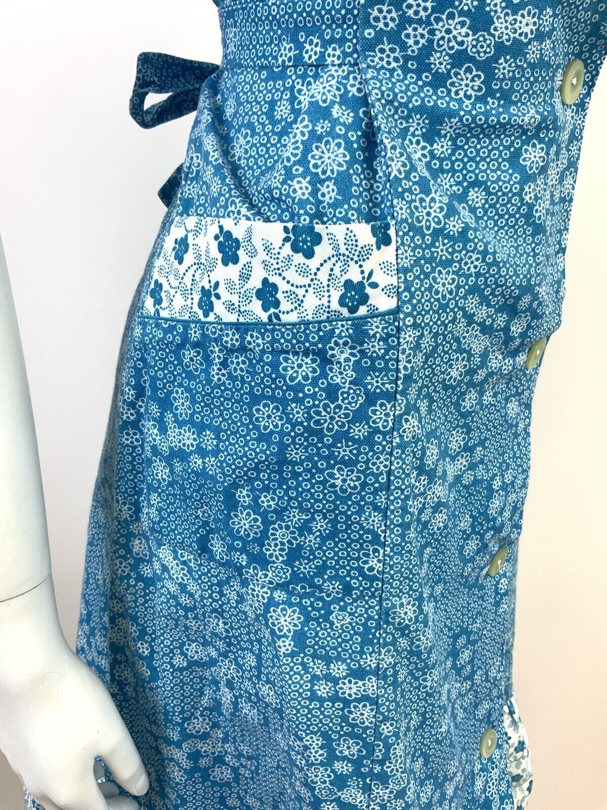 VINTAGE 60s 70s BRIGHT BLUE WHITE DOTTY FLORAL SLEEVELESS MOD SUMMER DRESS 10 12