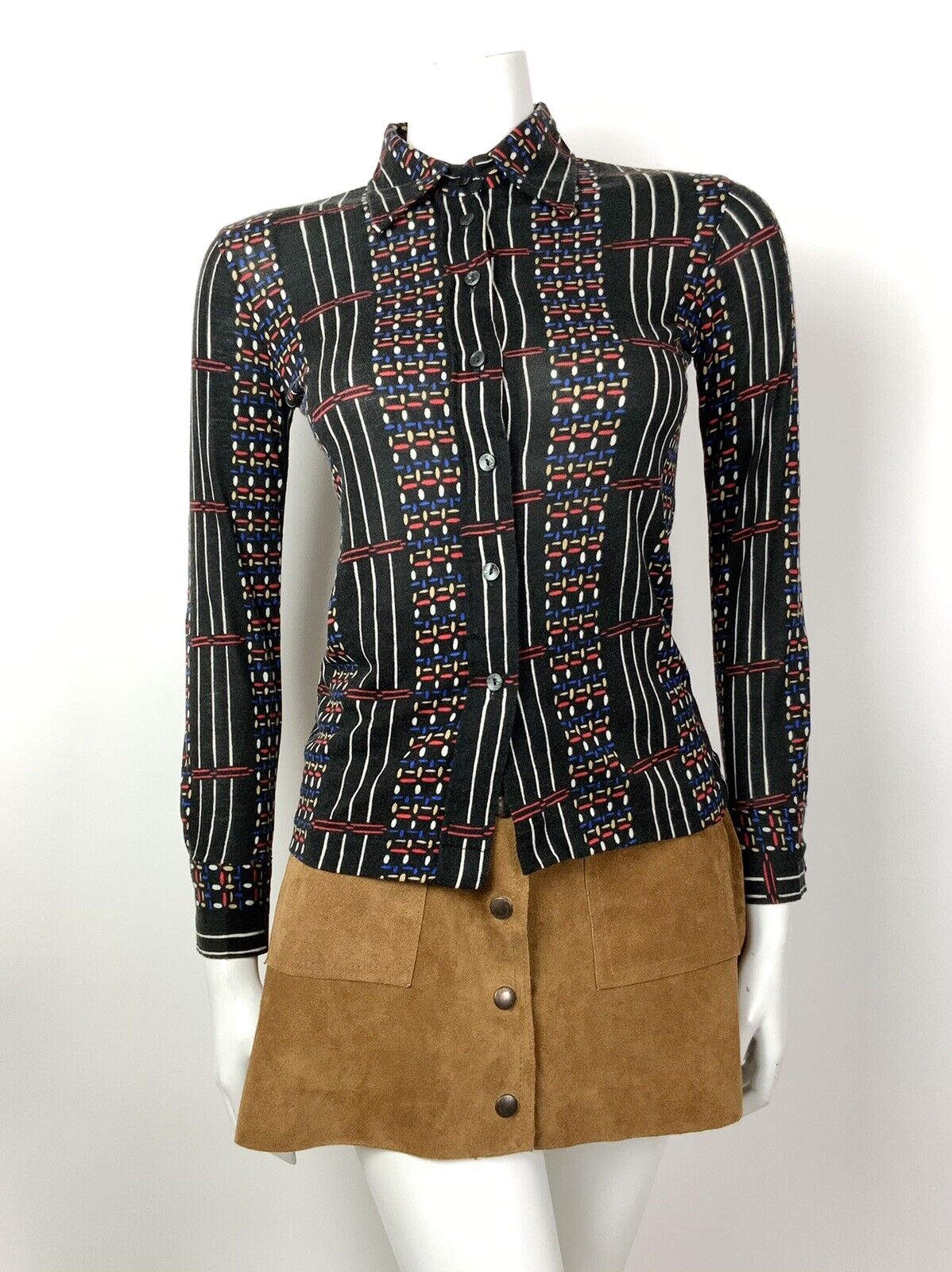 VINTAGE 60s 70s BLACK WHITE RED BLUE STRIPED GEOMETRIC DAGGER COLLAR SHIRT 8