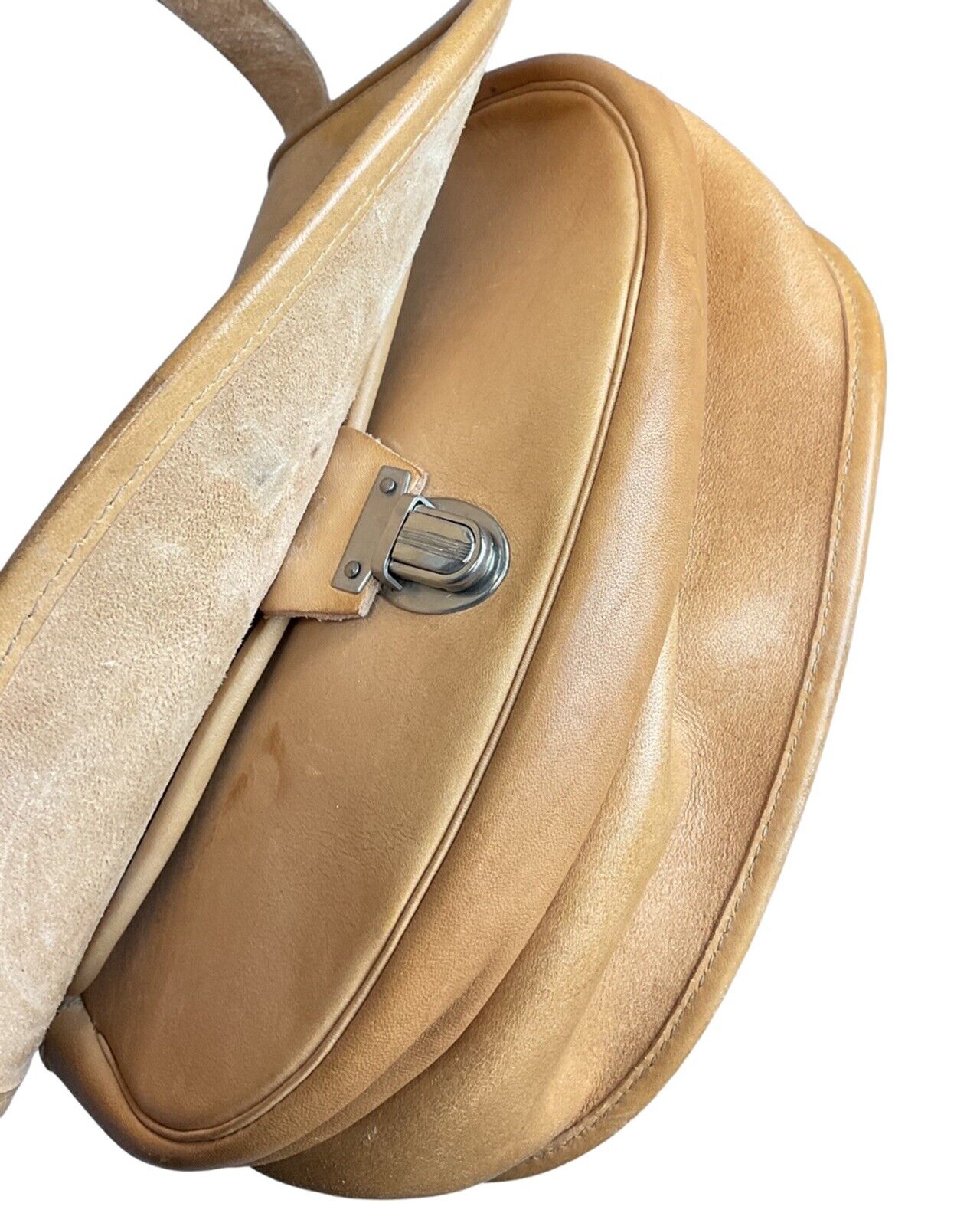 VINTAGE 70s TAN BROWN LEATHER MOD BOHO SADDLE SHOULDER BAG