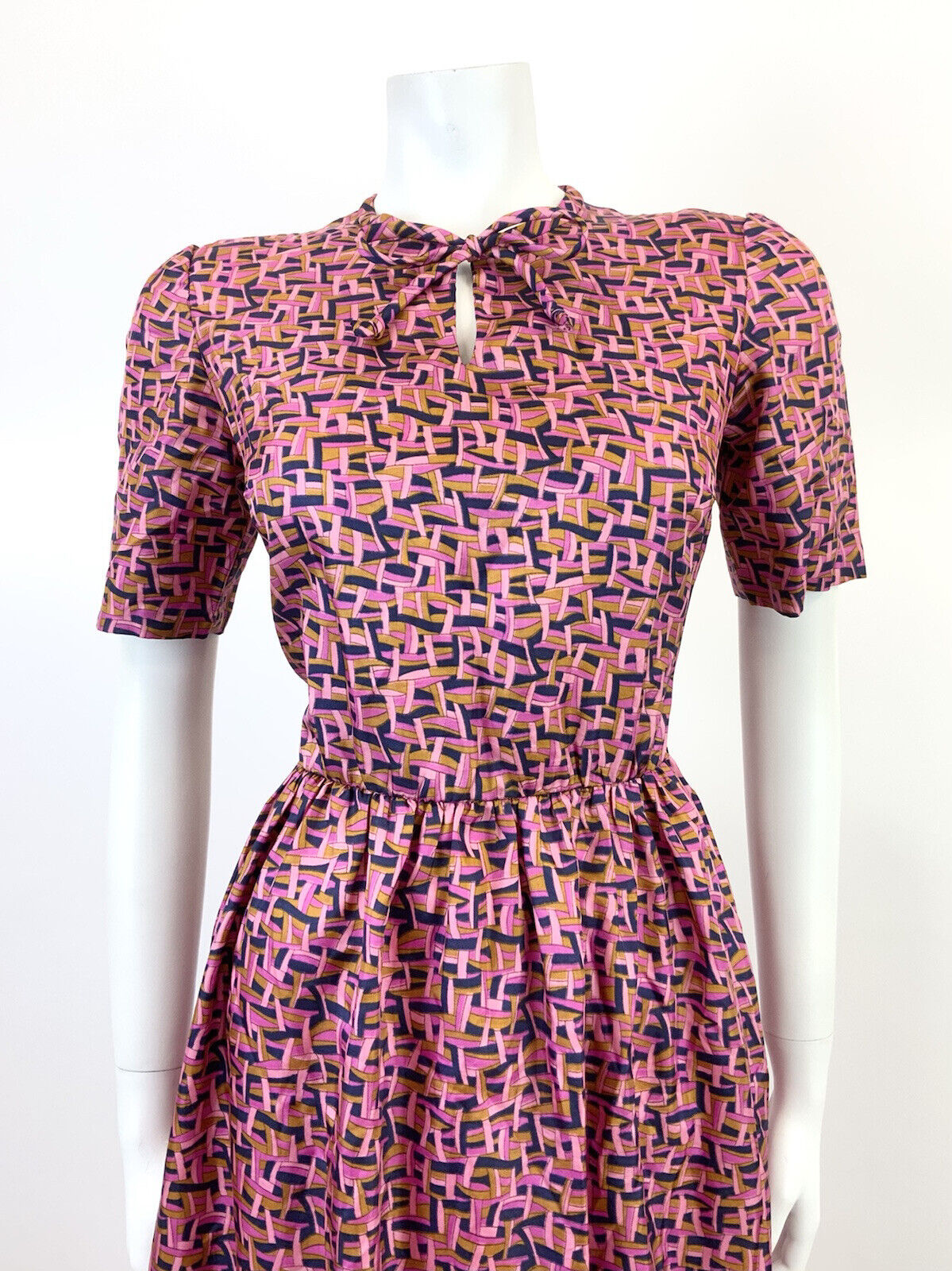 VINTAGE 60s 70s PINK BLUE GOLD BASKETWEAVE GEOMETRIC PSYCHEDELIC MOD DRESS 8 10
