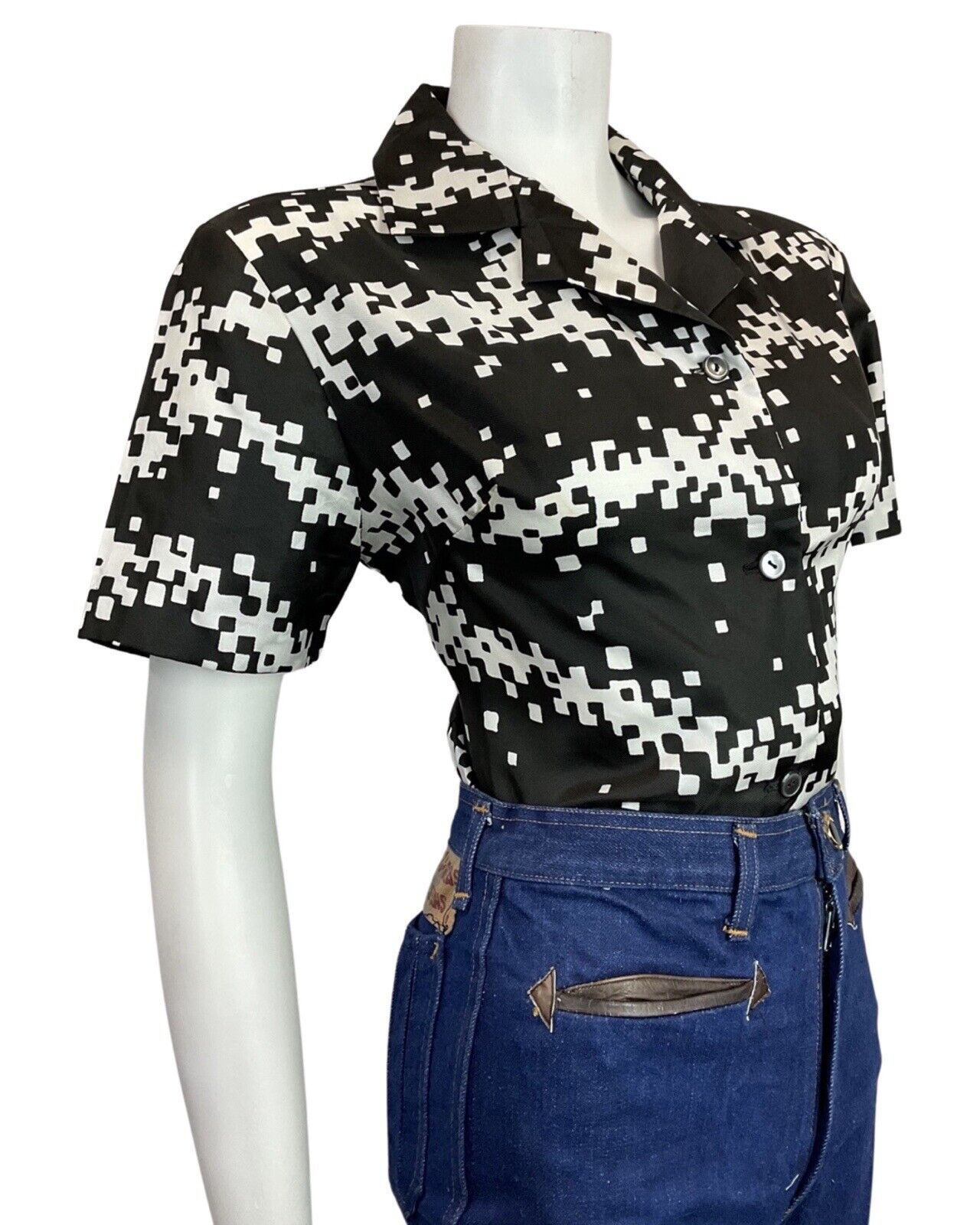 VINTAGE 60s 70s BLACK WHITE GEOMETRIC PIXEL MOD SHORT SLEEVE MOD SHIRT 14 16