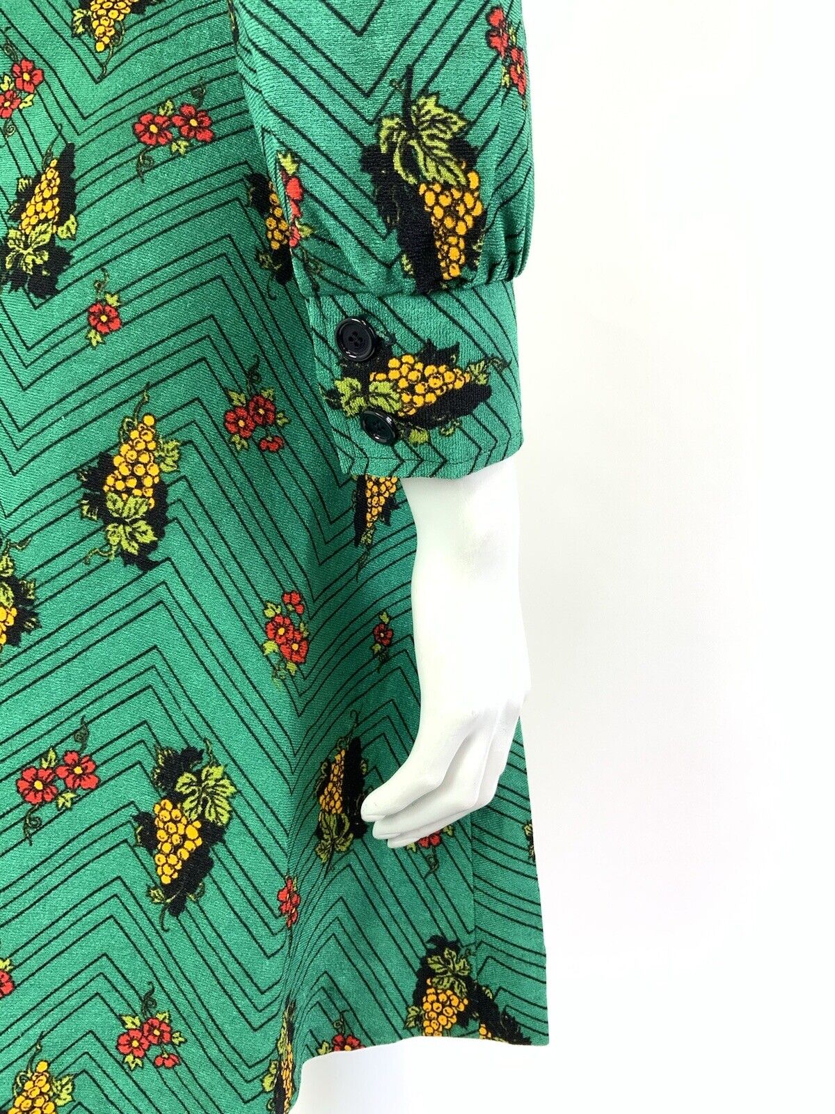 VTG 60s 70s GREEN BLACK YELLOW ZIG-ZAG GRAPES FLORAL DAGGER SHIRT DRESS 12 14