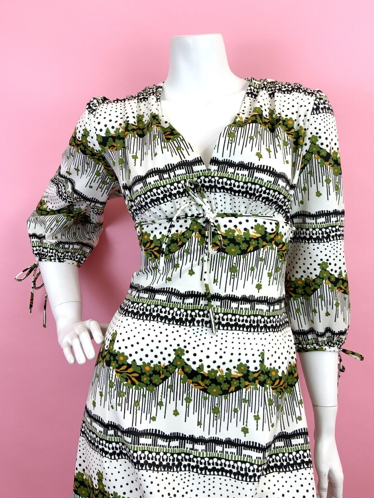 VINTAGE 60s 70s WHITE GREEN BLACK FLORAL DOTTY STRIPED PSYCHEDELIC MAXI DRESS 12