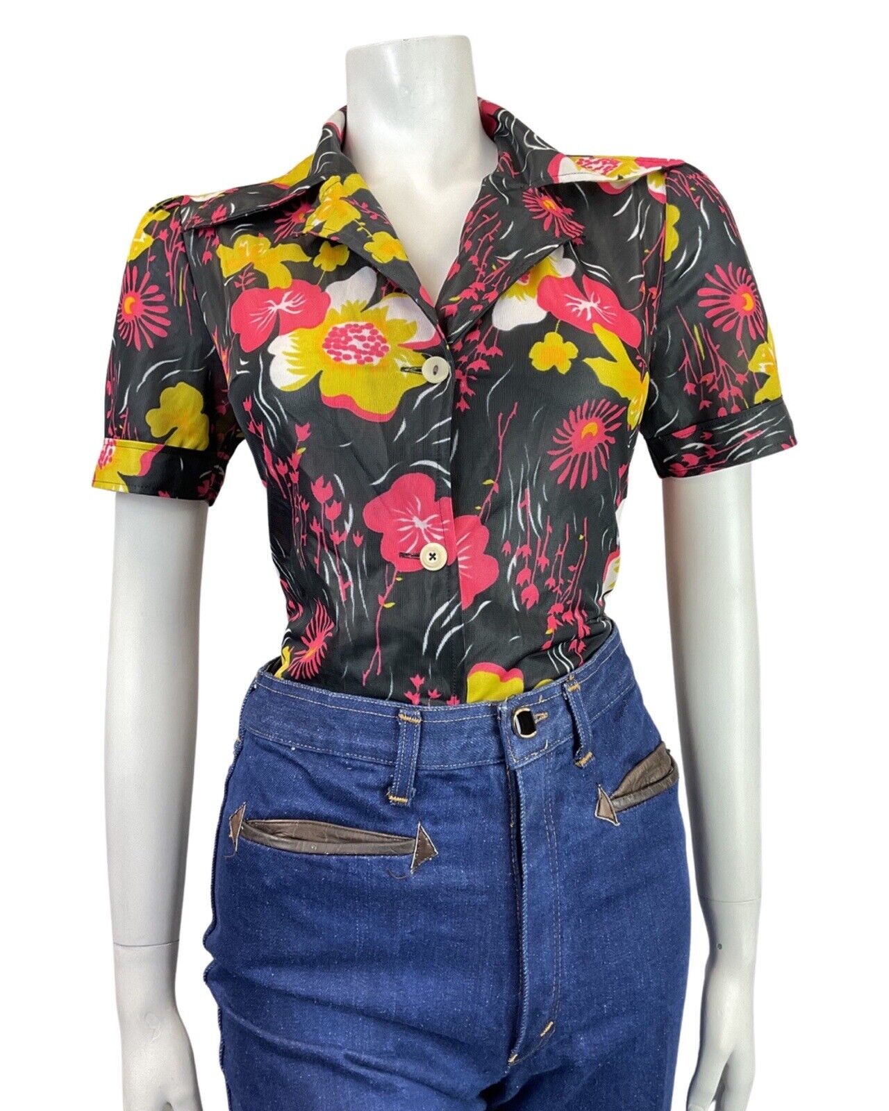 VINTAGE 60s 70s BLACK PINK YELLOW FLORAL MOD SHORT SLEEVE DAGGER SHIRT 10 12