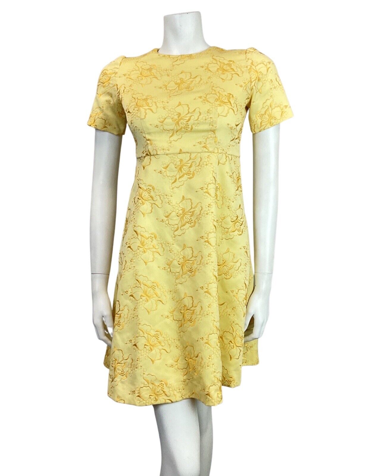 VINTAGE 60s 70s SOFT YELLOW FLORAL EMBROIDERED MOD SHORT DRESS 8