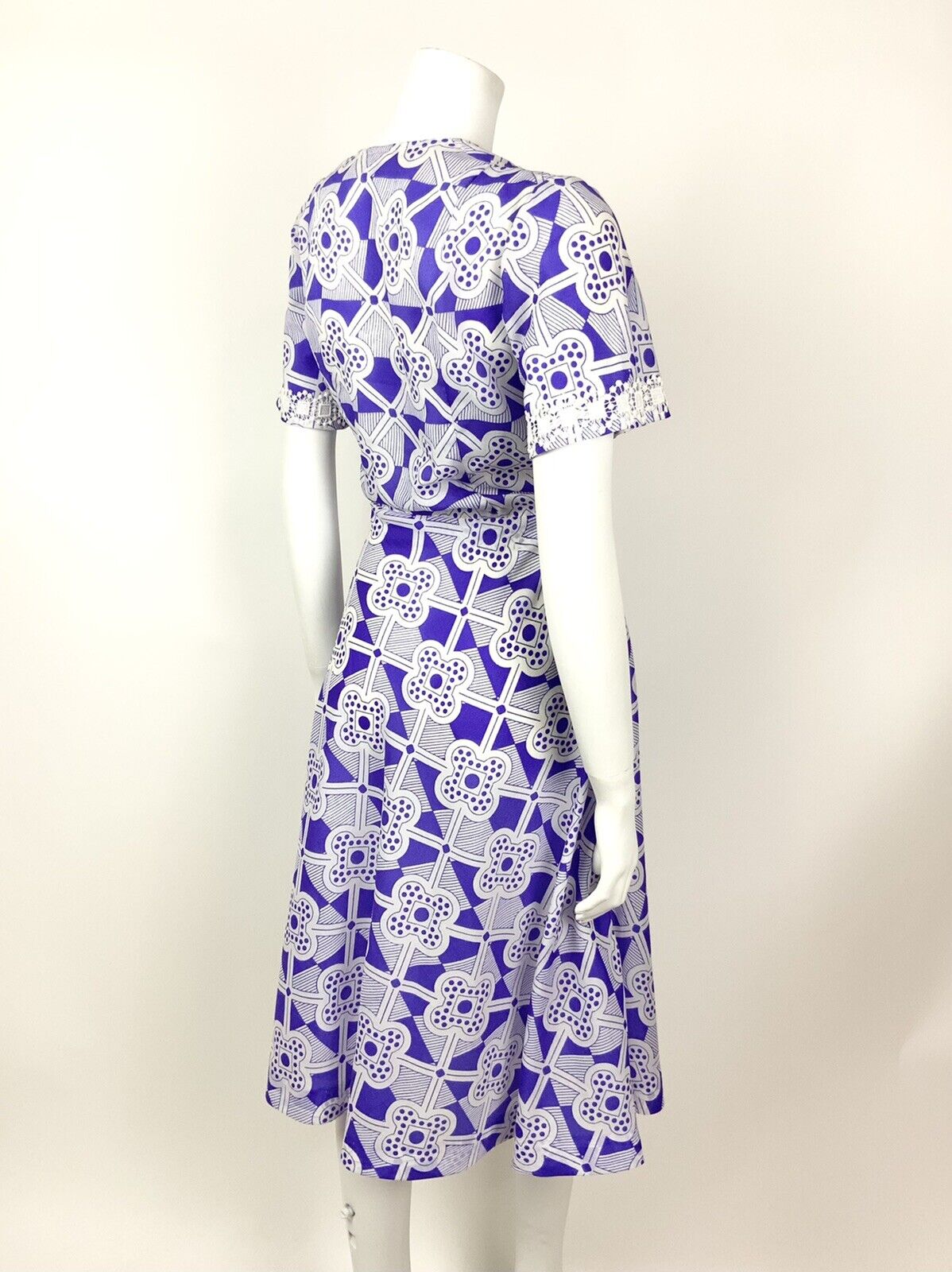 VINTAGE 60s 70s PURPLE WHITE LACE GEOMETRIC CHECKED MOD SWING DRESS 10 12