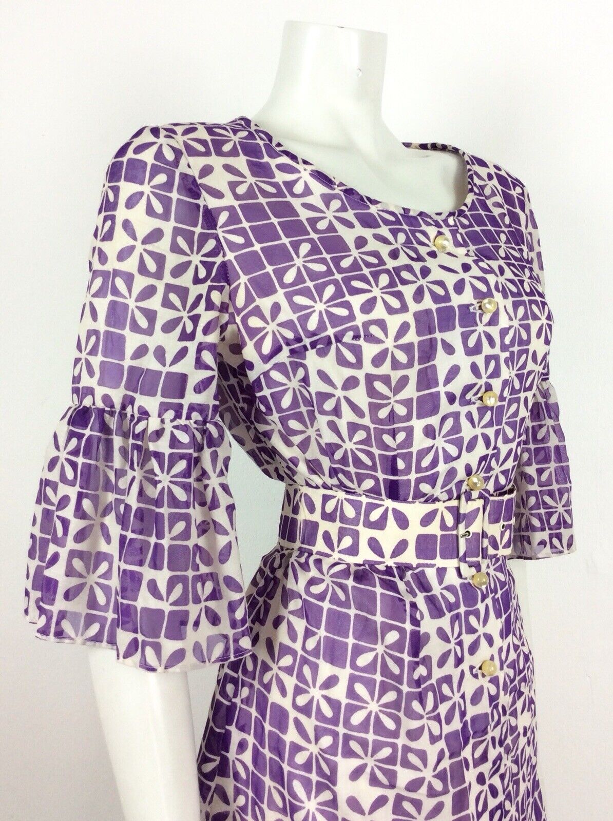 60S 70S VTG WHITE PURPLE GEOMETRIC FLOWER BELL SLEEVE BELT DRESS 12 14