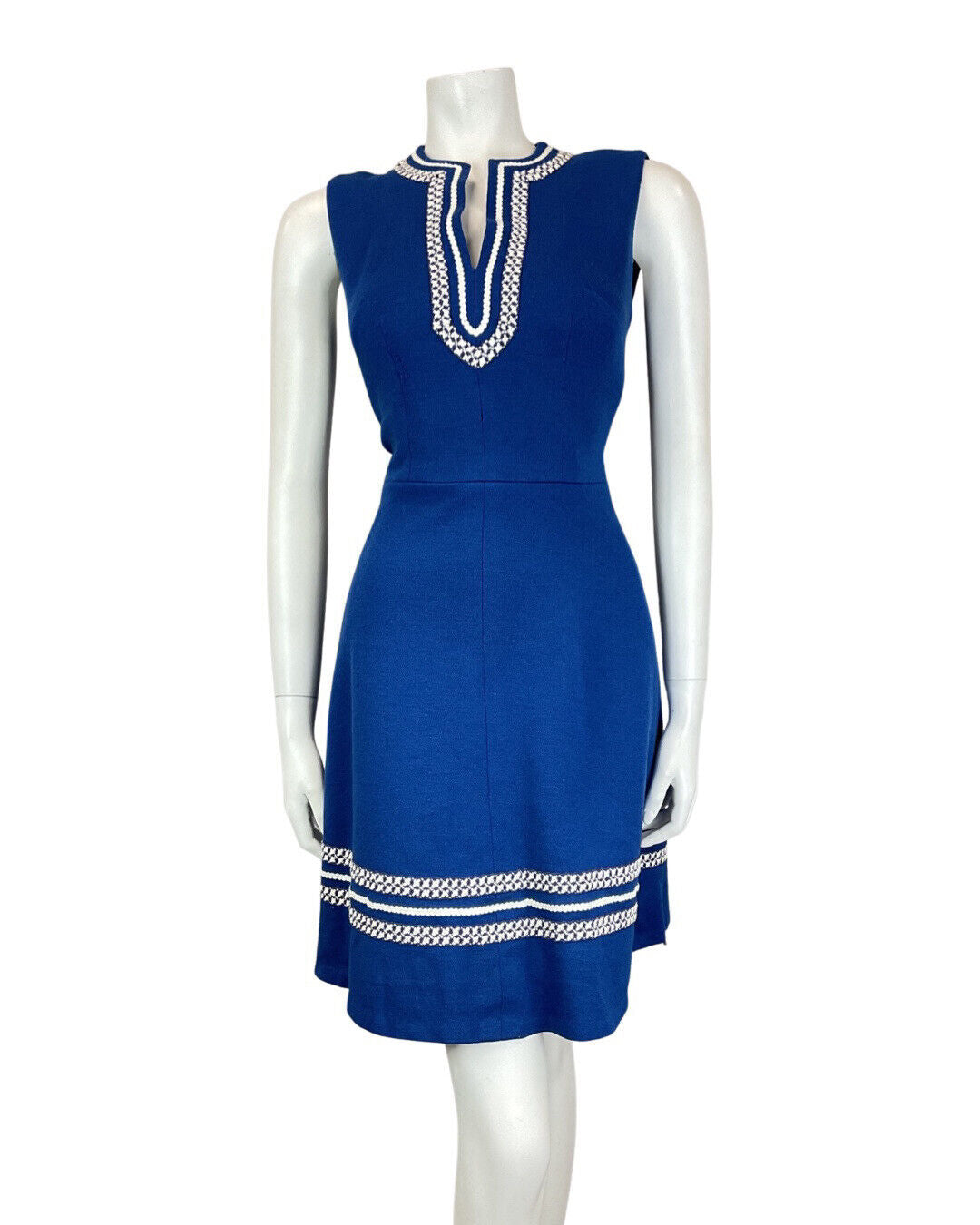 VINTAGE 60s 70s BRIGHT BLUE WHITE EMBROIDERED MOD SLEEVELESS WOOL DRESS 8