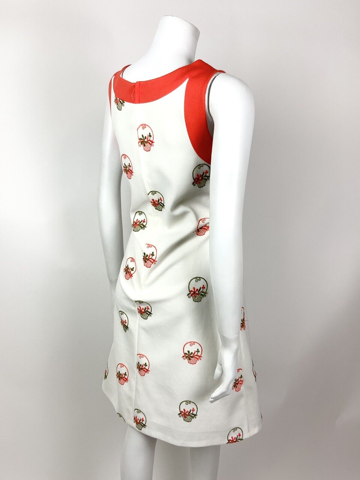 VINTAGE 60s 70s WHITE ORANGE GREEN BASKET FLORAL EMBROIDERED MOD SHIFT DRESS 12