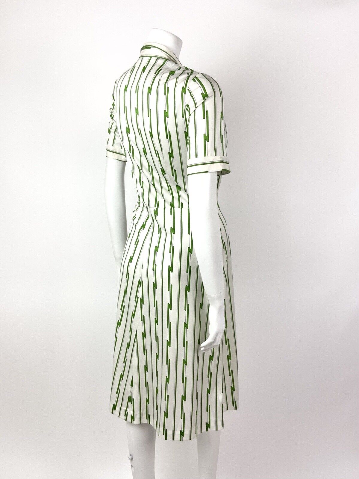 VINTAGE 60s 70s WHITE APPLE GREEN STRIPED BOLT MOD SHIRT DRESS 8 10