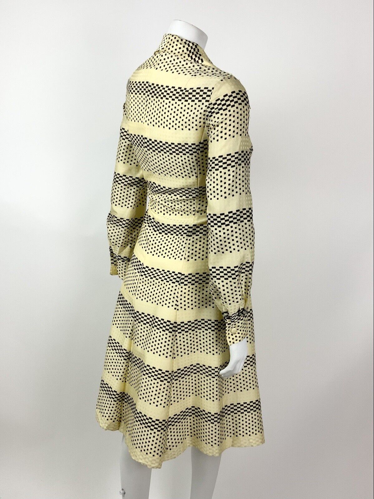VINTAGE 60s 70s YELLOW CREAM BLACK CHECKERBOARD STRIPED DAGGER SHIRT DRESS 10