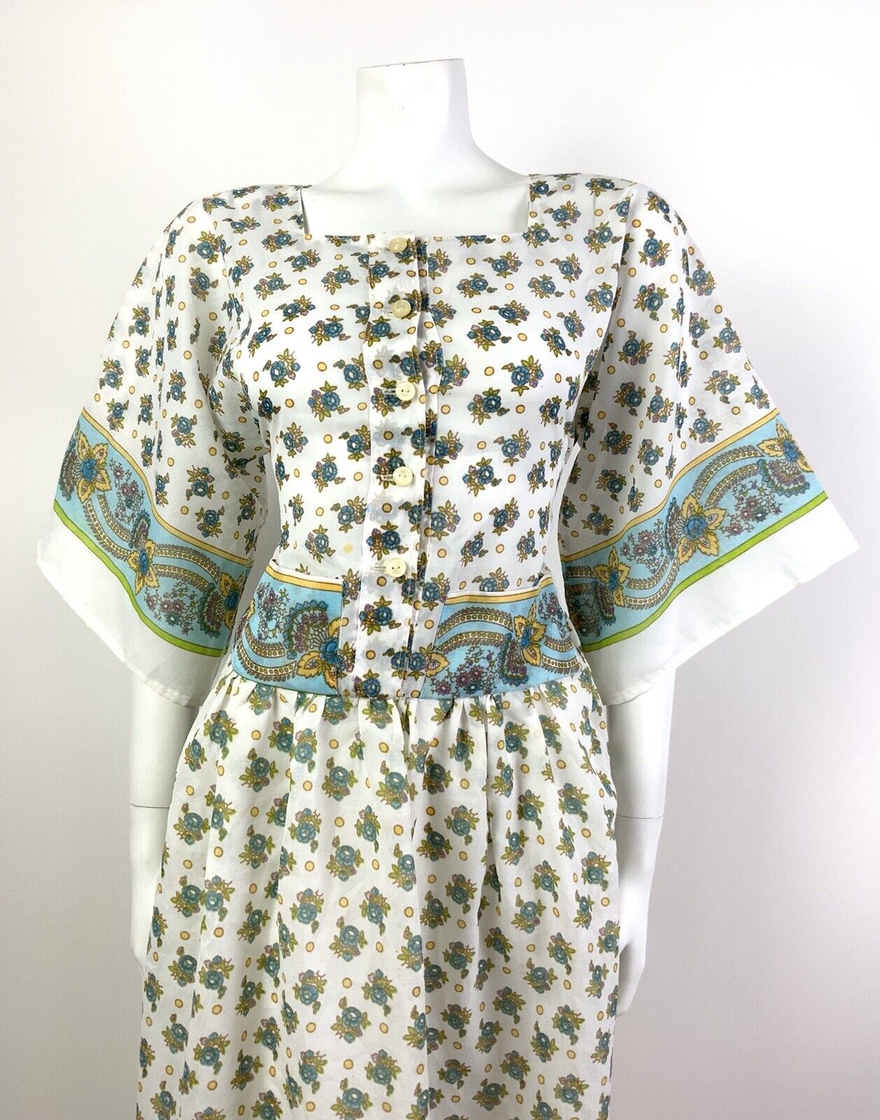 VINTAGE 60s 70s WHITE BLUE GREEN FLORAL ROSE FOLK BOHO KIMONO SLEEVE DRESS 10 12