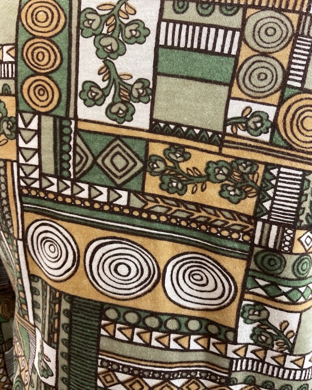VINTAGE 60s 90s GREEN BEIGE BROWN GEOMETRIC PSYCHEDELIC DAGGER COLLAR SHIRT 8 10