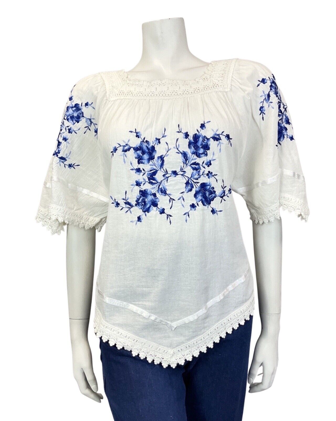VINTAGE 60s 70s WHITE BLUE FLORAL ROSE EMBROIDERED CROCHETED BOHO BLOUSE 12 14