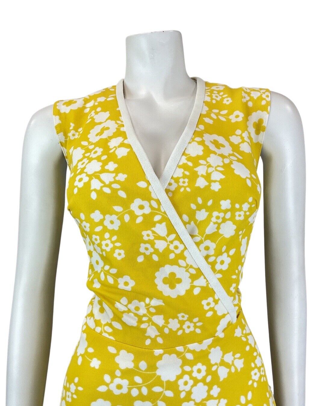 VINTAGE 60s 70s SUNSHINE YELLOW WHITE DAISY FLOWER MOD SLEEVELESS DRESS 14