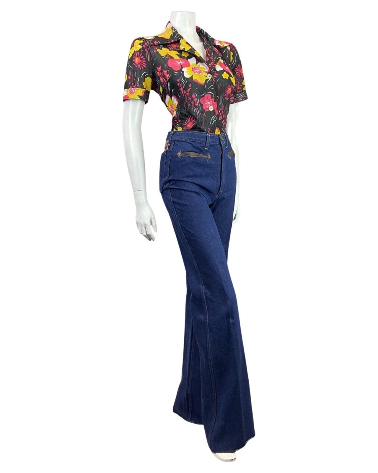 VINTAGE 60s 70s BLACK PINK YELLOW FLORAL MOD SHORT SLEEVE DAGGER SHIRT 10 12