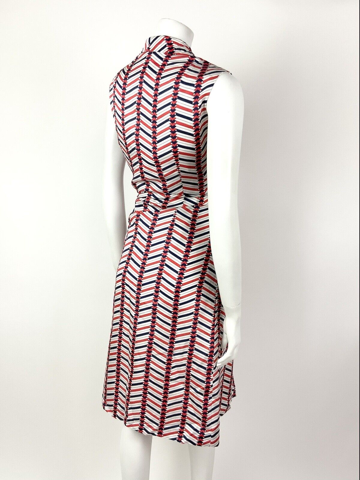 VINTAGE 60s 70s WHITE RED BLUE ZIG-ZAG GEOMETRIC DAGGER SHIRT MOD DRESS 12 14