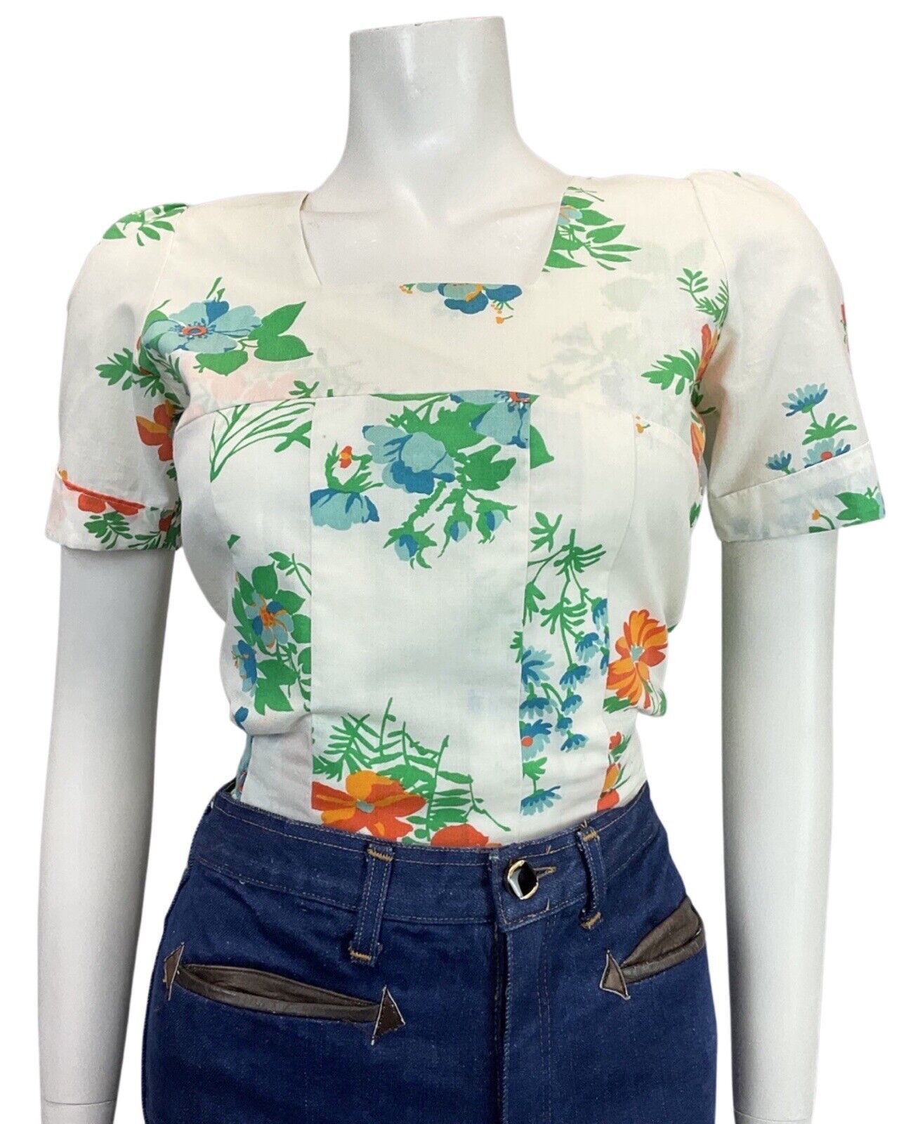VINTAGE 60s 70s WHITE GREEN BLUE FLORAL FITTED SHORT SLEEVE TUNIC BLOUSE 10