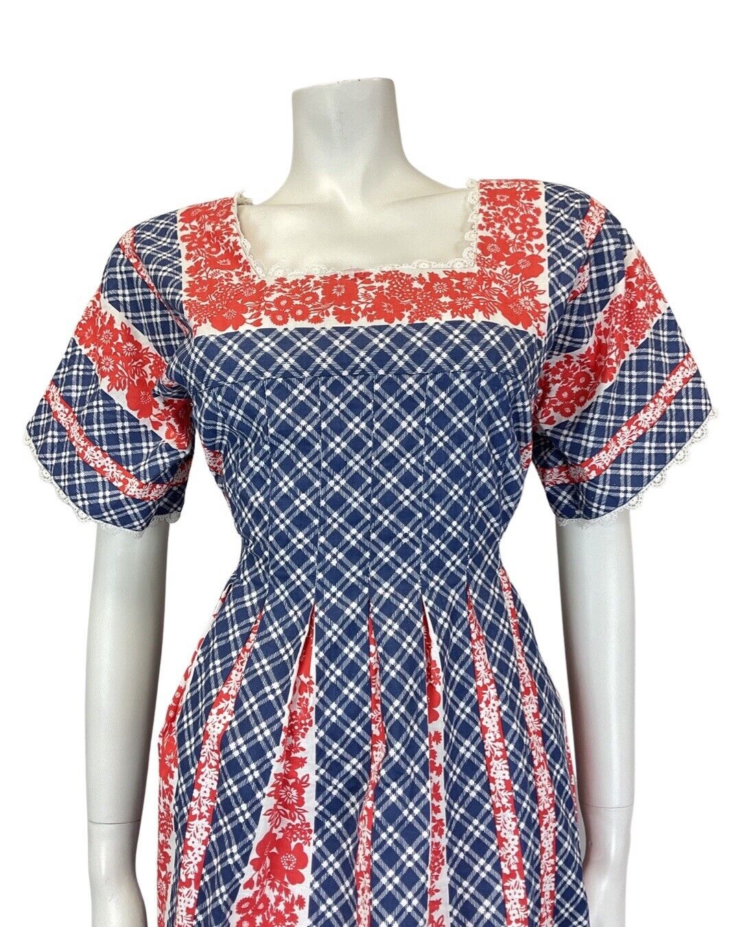 VINTAGE 60s 70s BLUE RED WHITE PLAID FLORAL PRAIRIE FOLK PLEATED FLARED DRESS 10