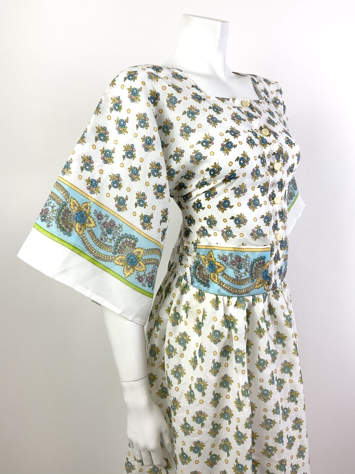 VINTAGE 60s 70s WHITE BLUE GREEN FLORAL ROSE FOLK BOHO KIMONO SLEEVE DRESS 10 12